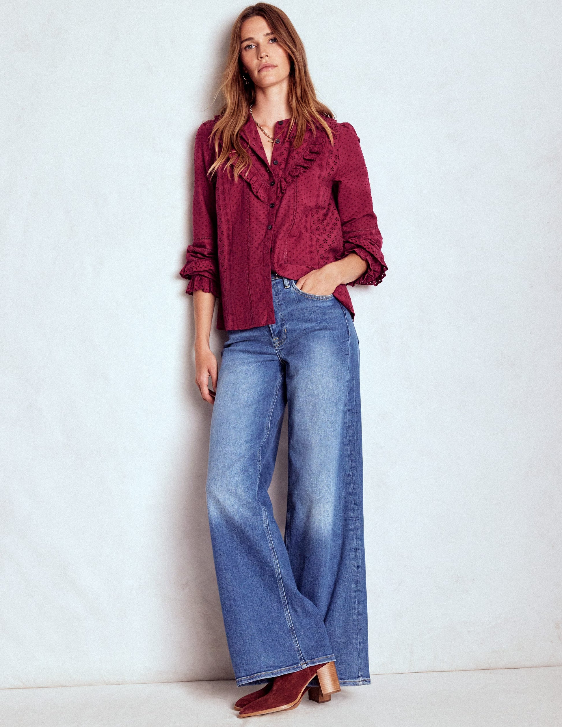 Oberteil mit Lochstickerei und Rüschen-Rubinrot-5