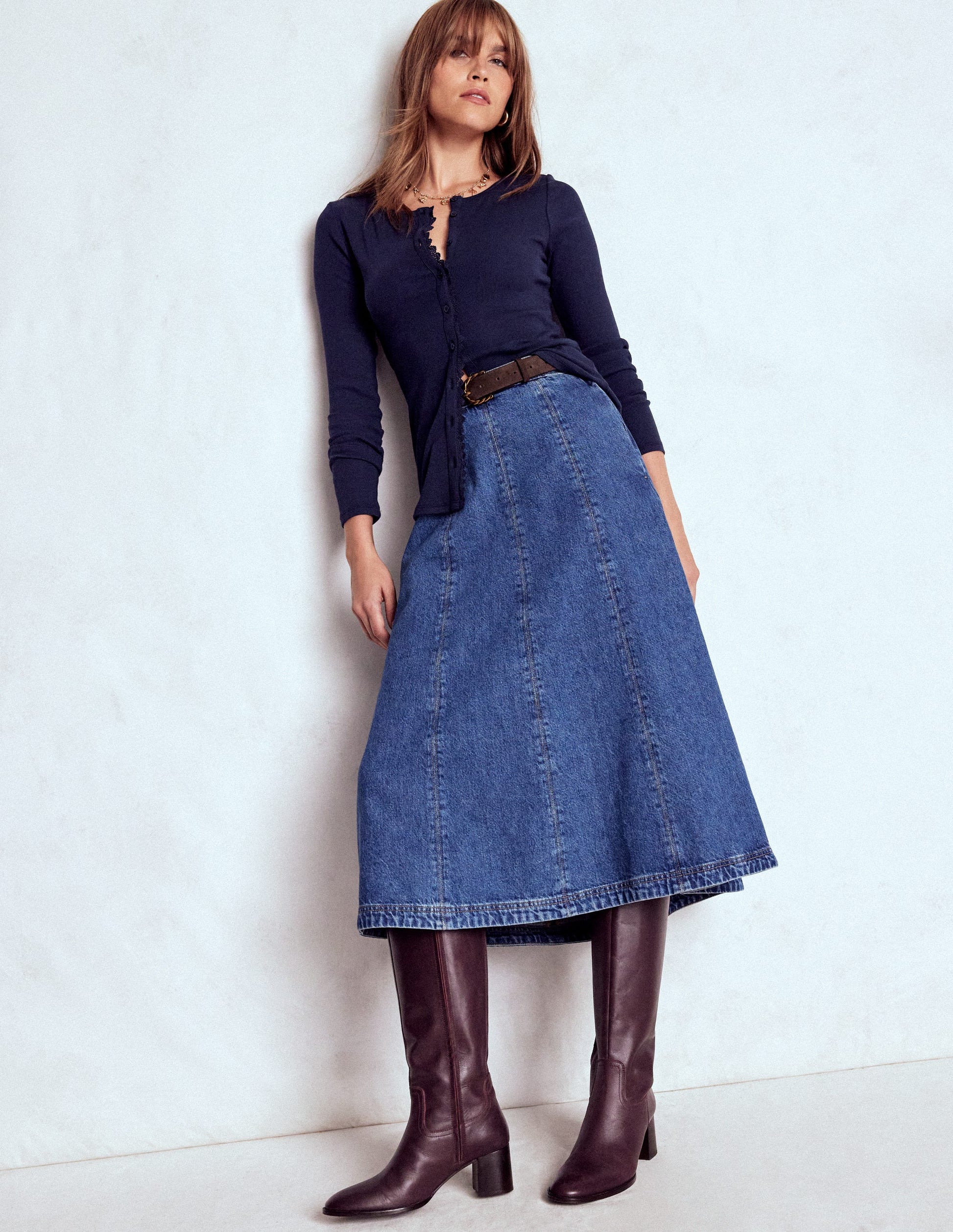 Evie Oberteil aus Rippstrick mit durchgehender Knopfleiste-Marineblau-4