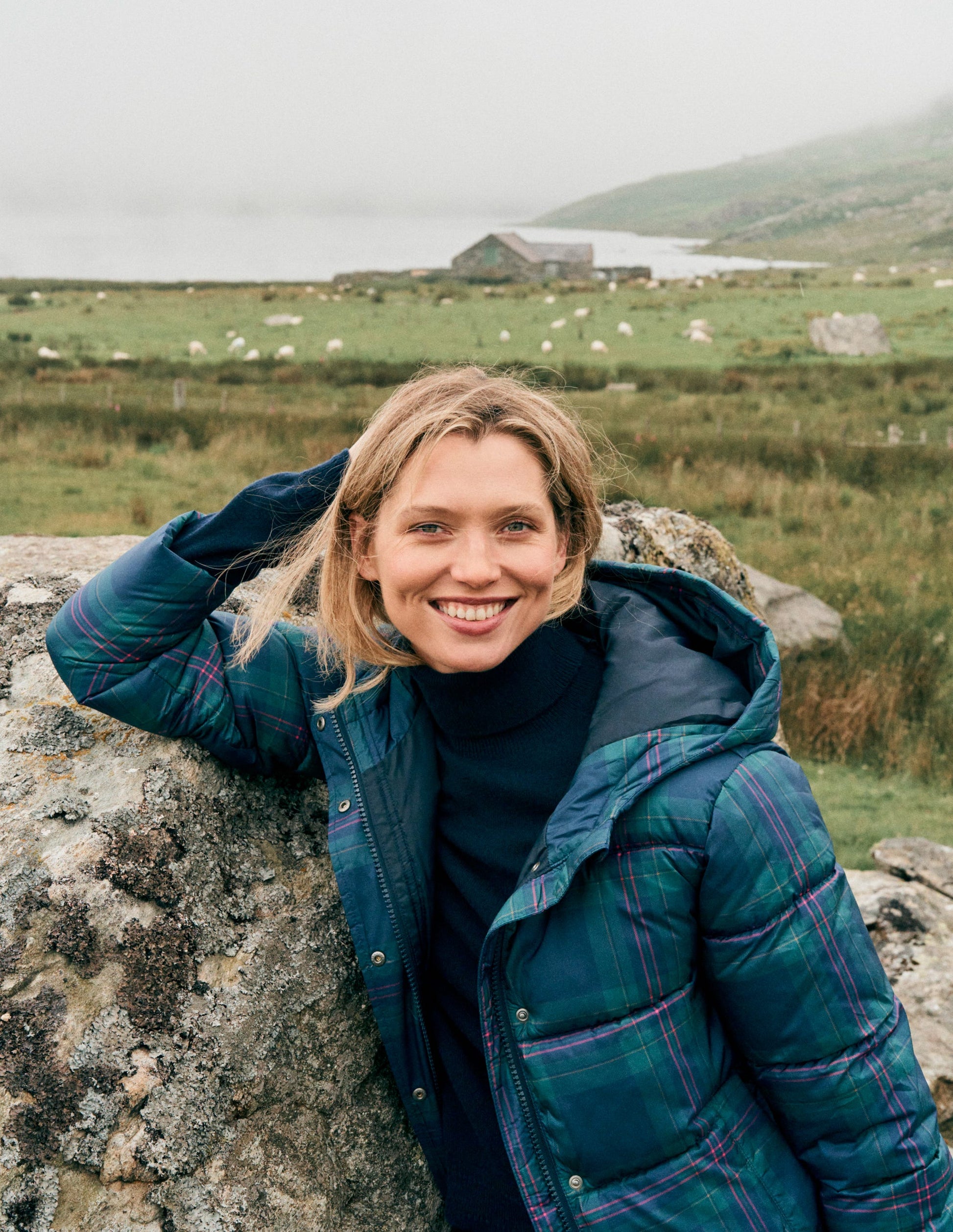 Kurze, wattierte Steppjacke-Marineblau & Grün Ton-in-Ton-Karomuster-1