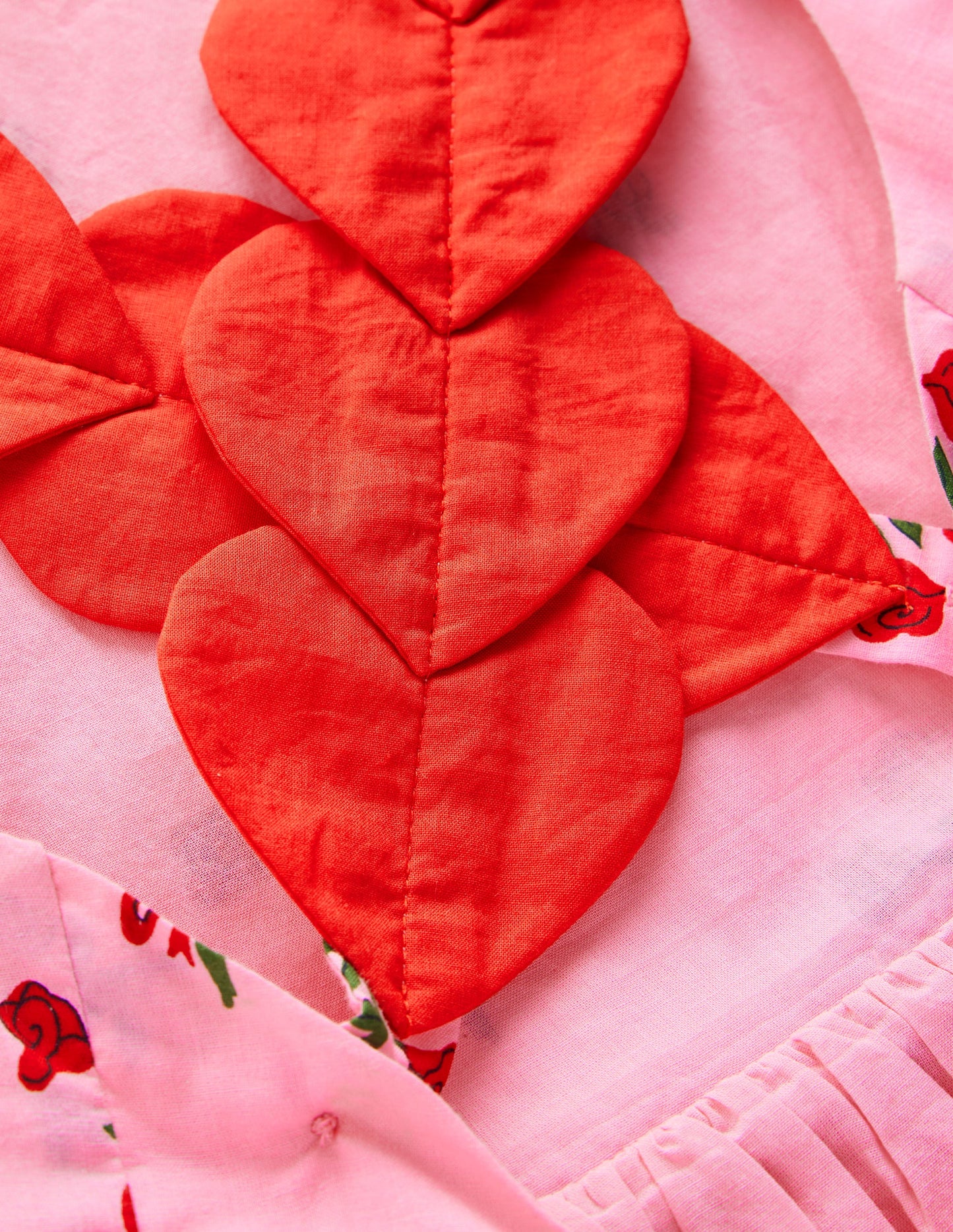 Originelles Kleid mit gekreuzten Rückenträgern-Kaugummirosa Kleiner Blumenstrauß