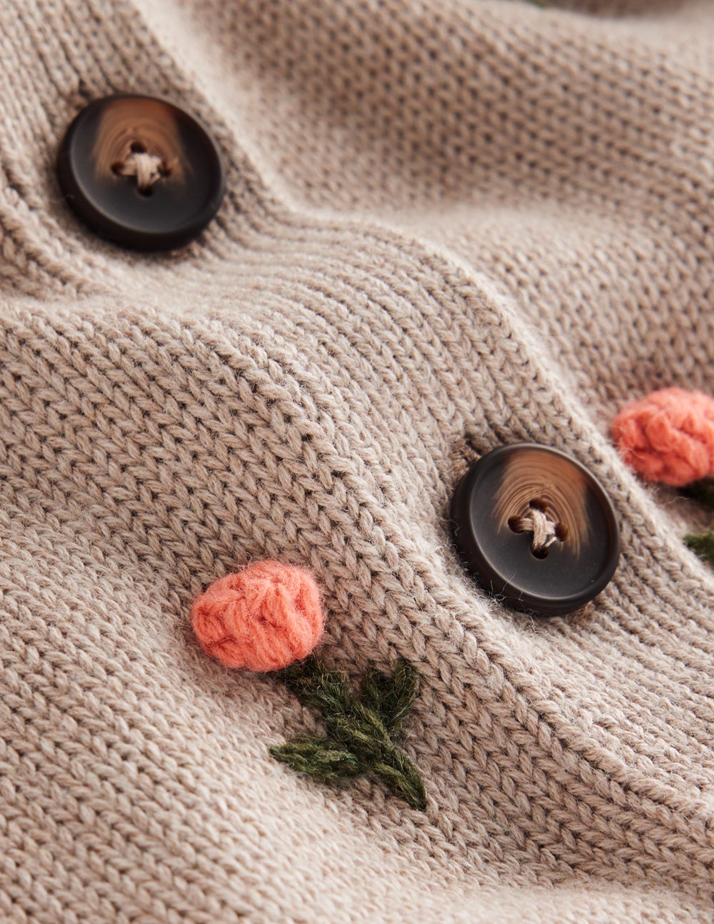 Davina Strickjacke mit Puffärmeln-Chinchilla Stickerei