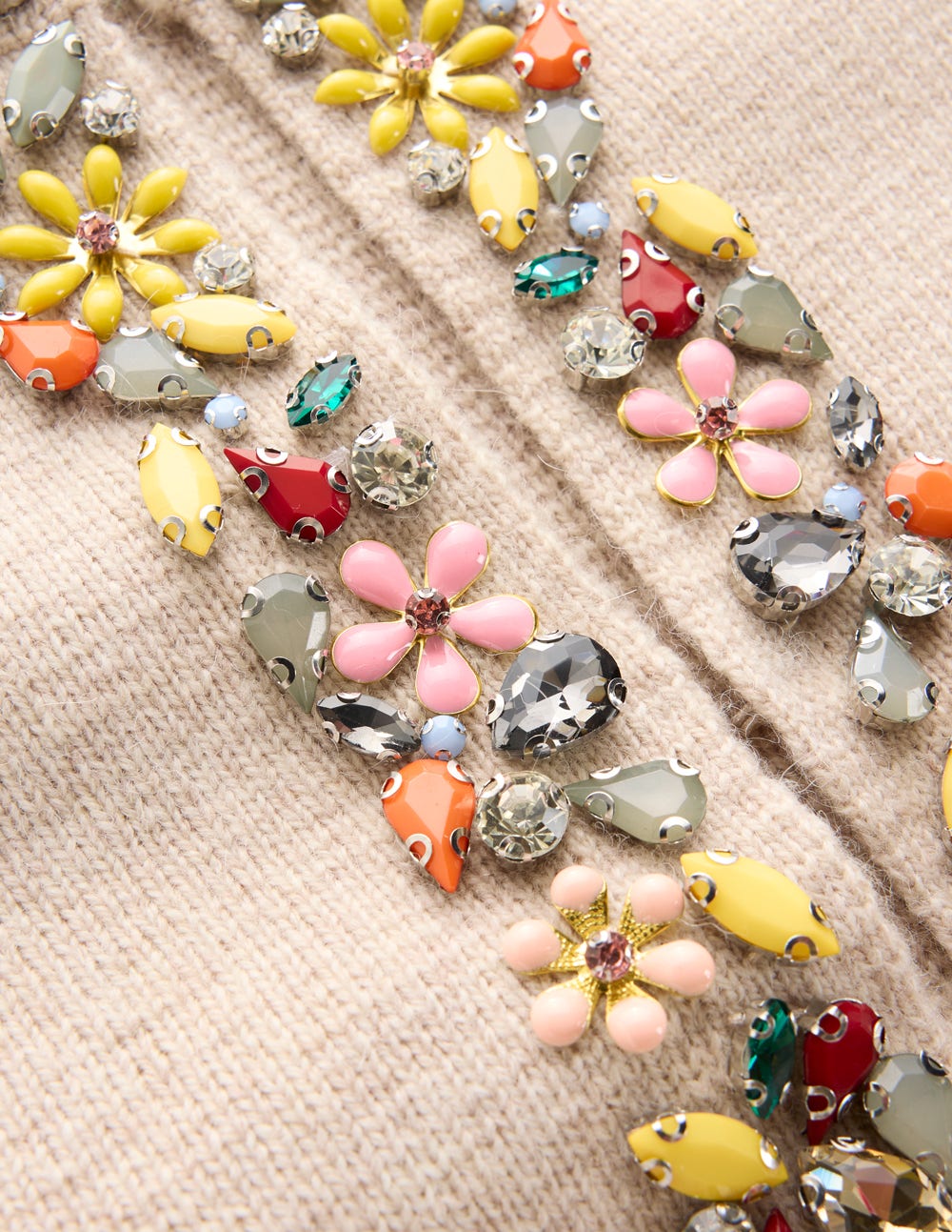 Verkürzte Strickjacke mit Verzierung-Graubraun Meliert