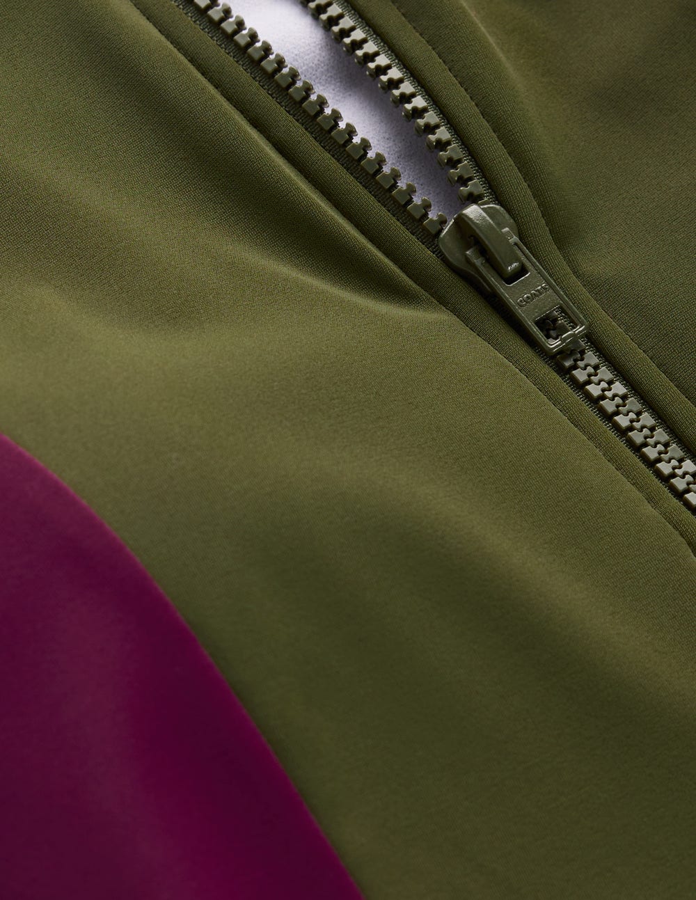 Sportlicher Badeanzug mit Raglanärmeln-Khaki, Blockfarben