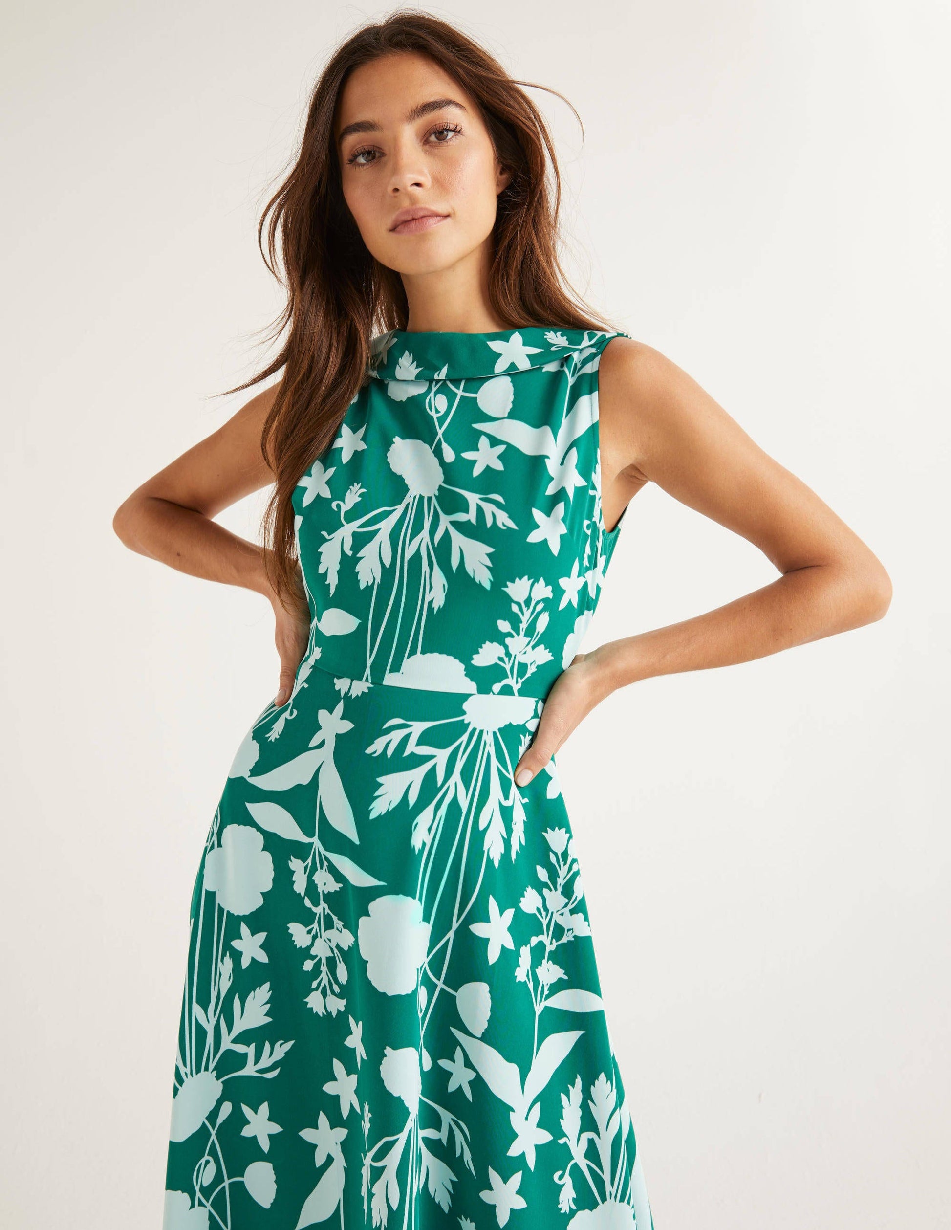 Robe midi Clarissa-Forêt, motif Garden Charm-1