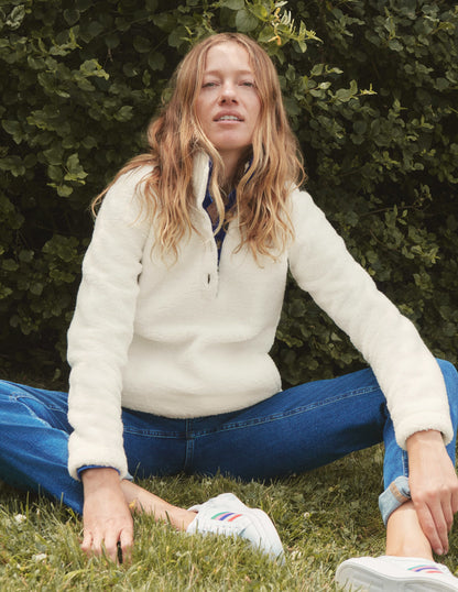 Pull Martha duveteux-Ivoire/bleu marine
