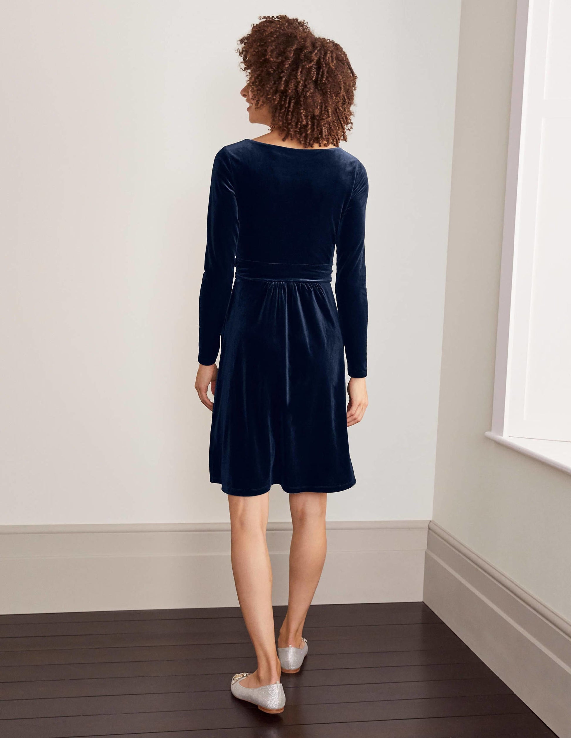 Abigail Samtkleid-Marineblau-3