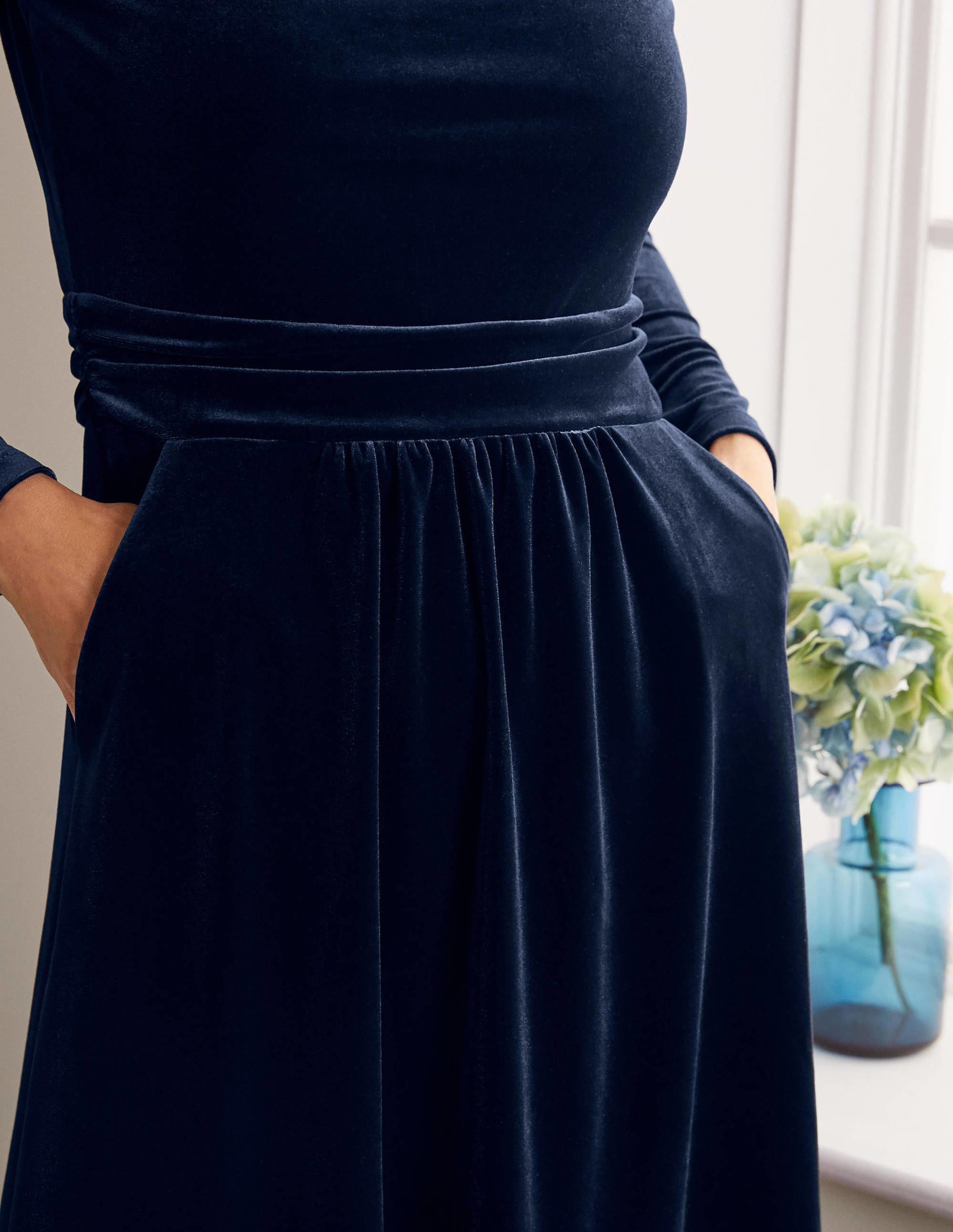 Abigail Samtkleid-Marineblau - Image 4
