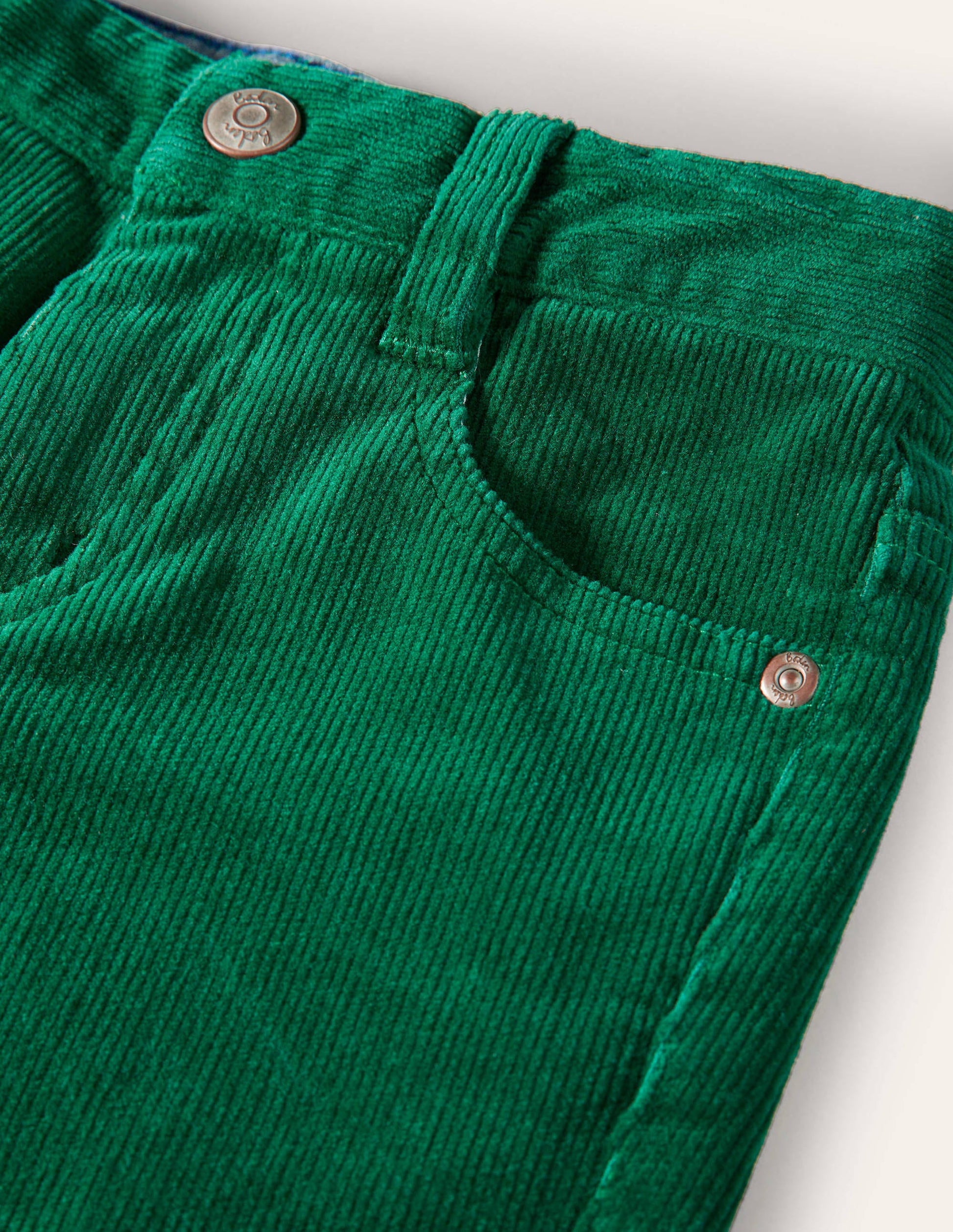 Schmal geschnittene Cord-Jeans mit Stretch-Waldgrün-3