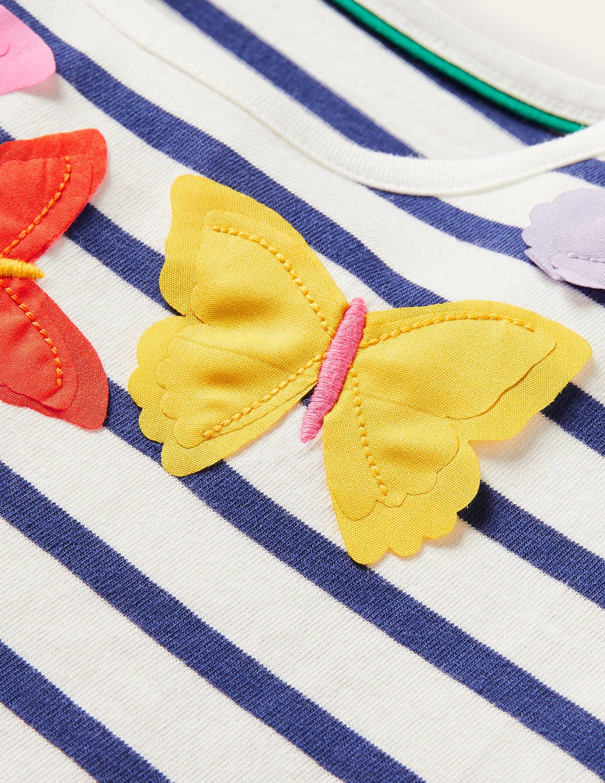 Flatter-T-Shirt-Naturweiß/Navy, Schmetterlinge-3