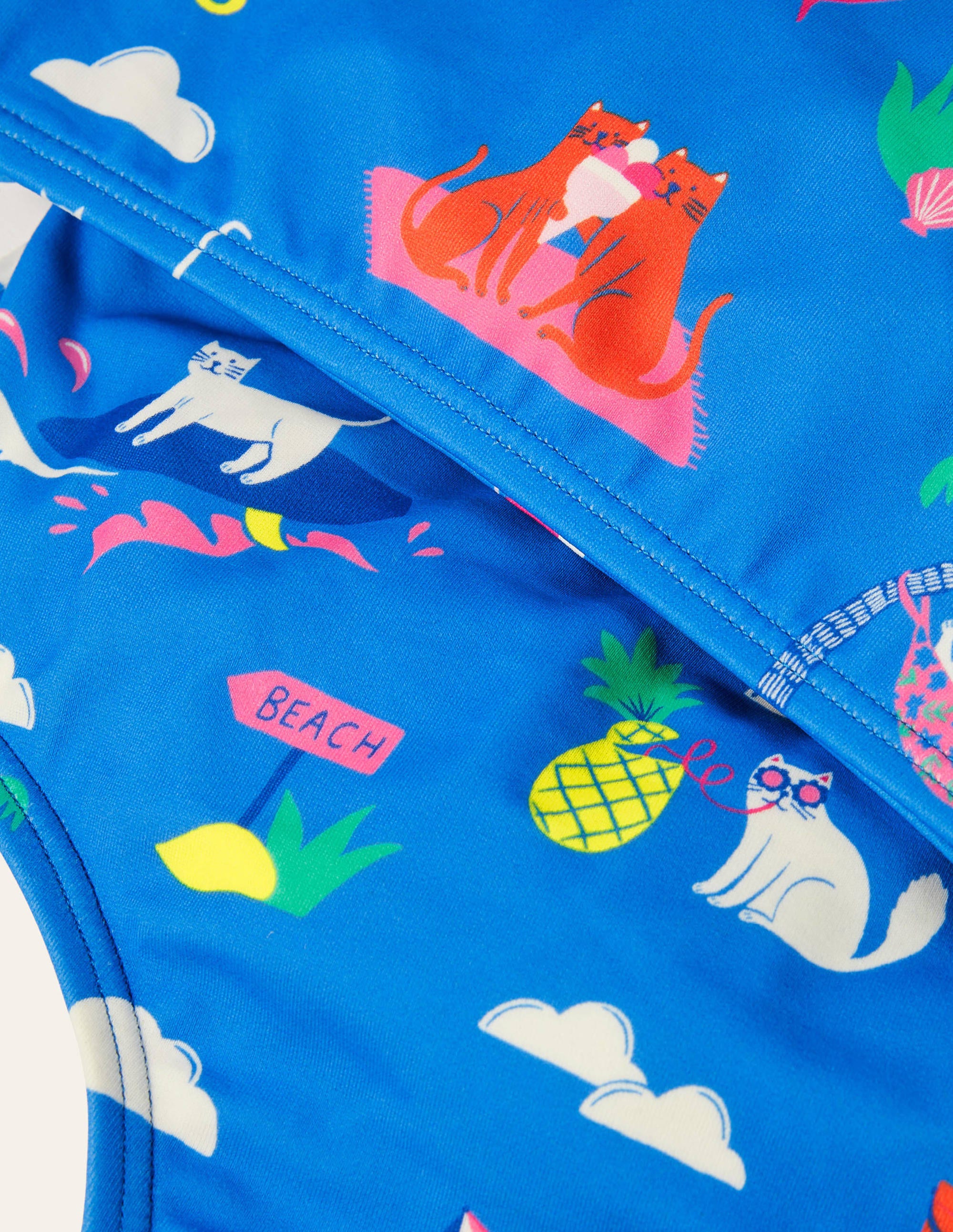 Bikini-Set mit Racerback-Marokkoblau, Katzen im Sommerurlaub - Image 3
