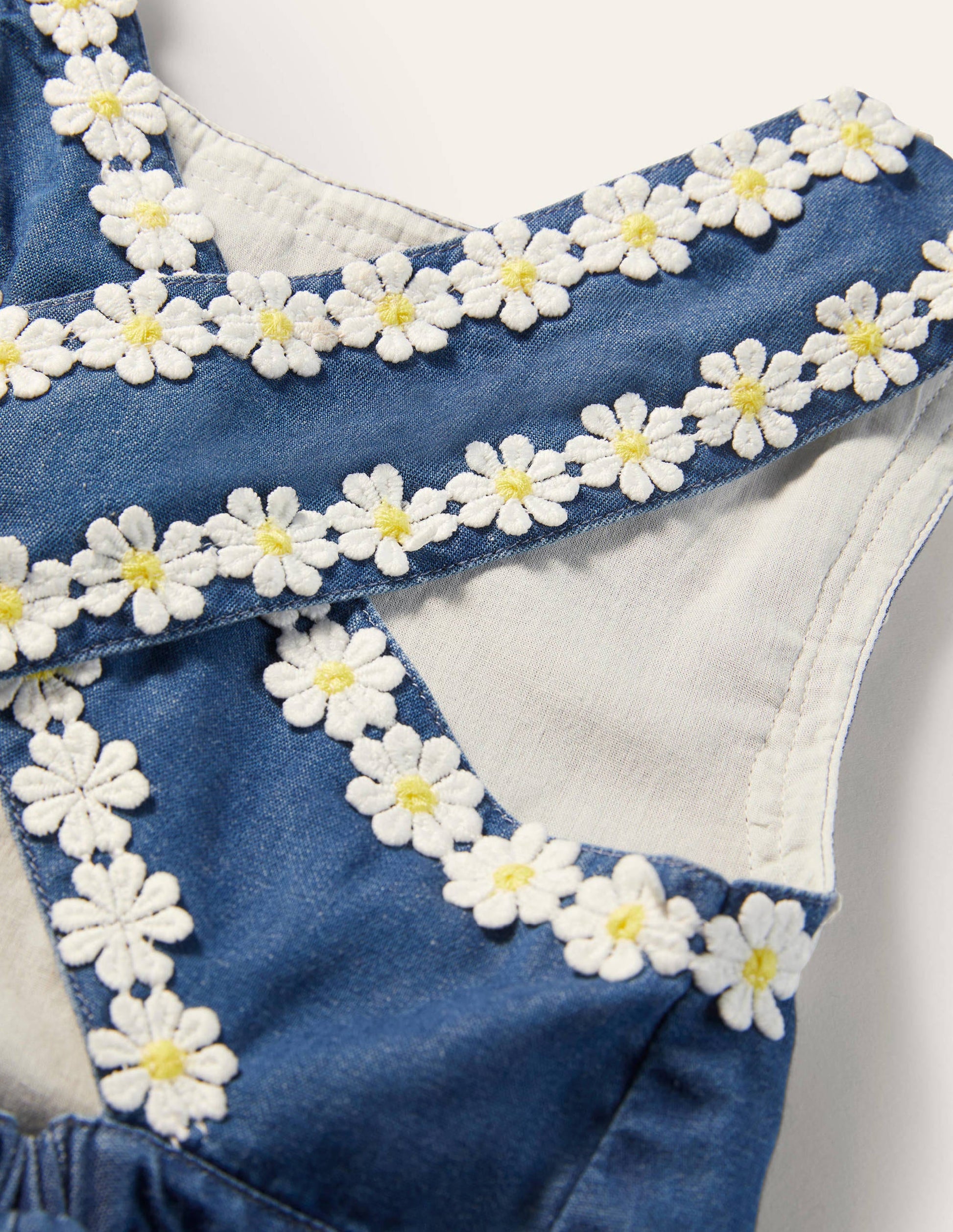 Weboberteil mit überkreuzten Trägern-Faux-Uni, Gänseblümchenkette-3