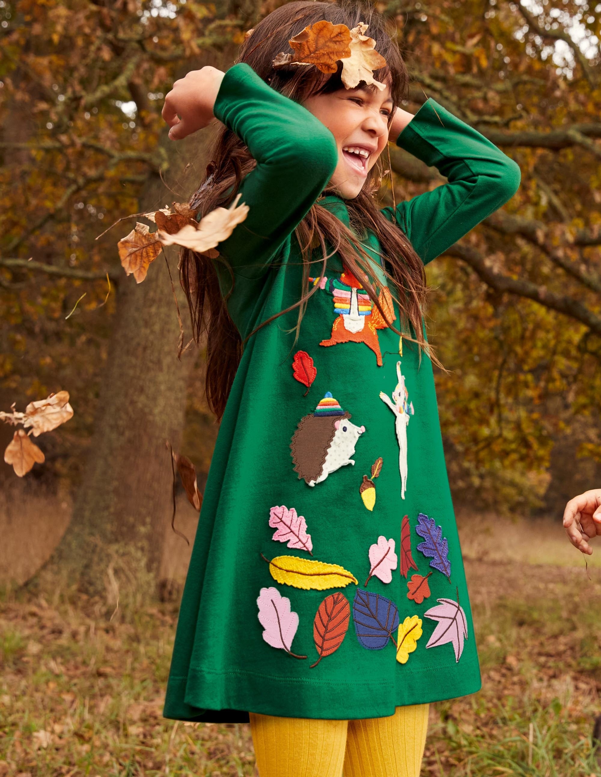 Jerseykleid mit großer Applikation-Waldgrün, Tiere - Image 4
