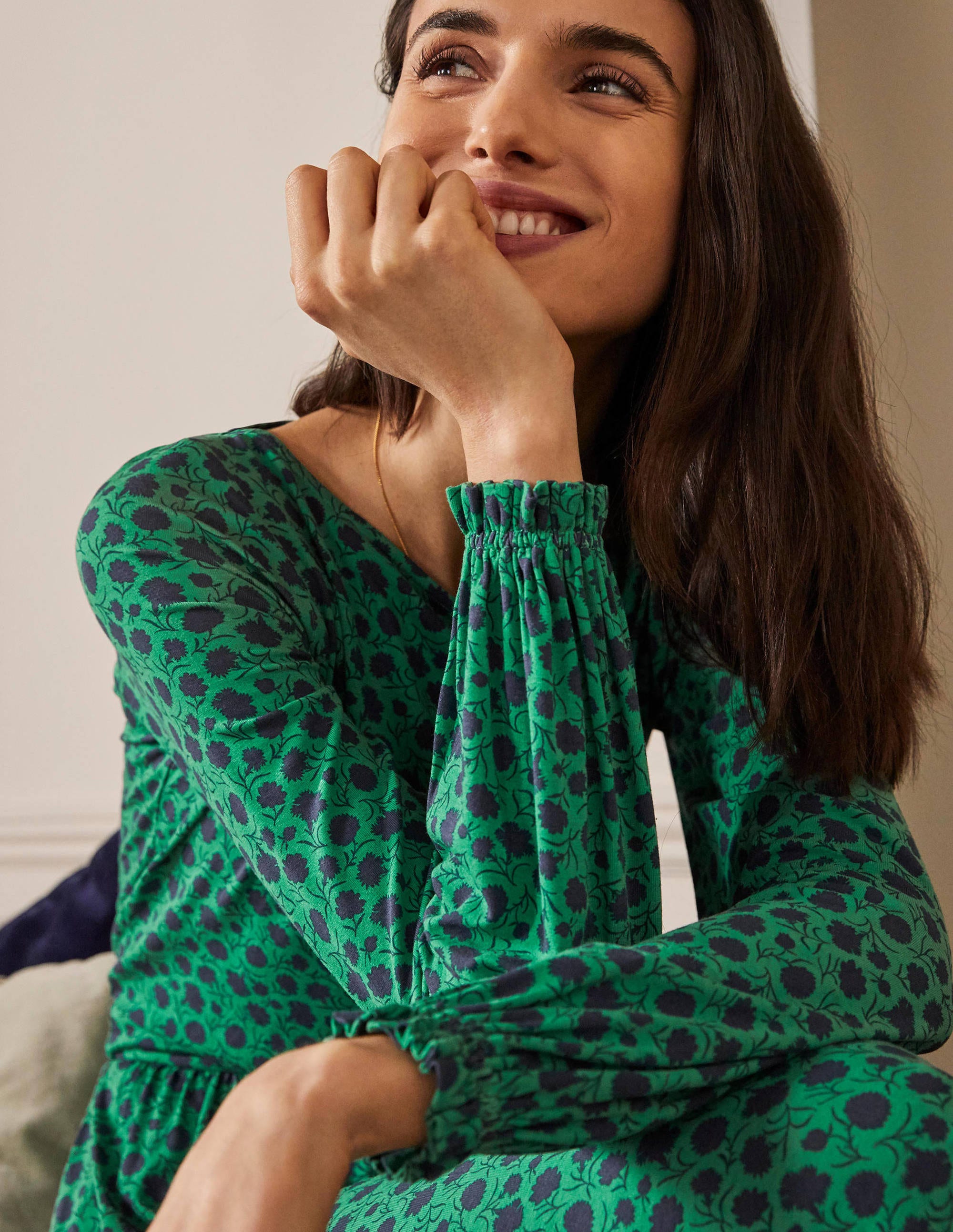 Robe midi Evelyn en jersey-Vert printemps, motif Leafy Bud - Image 2