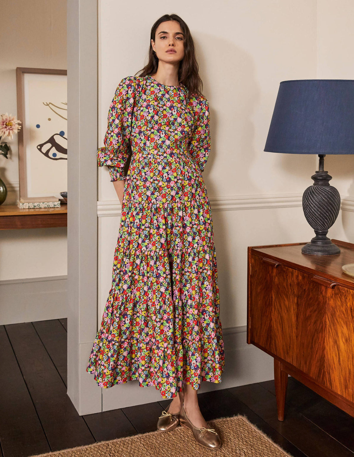 Maxikleid mit Stufen-Kirschrot, Bunte Gänseblümchen - Image 1