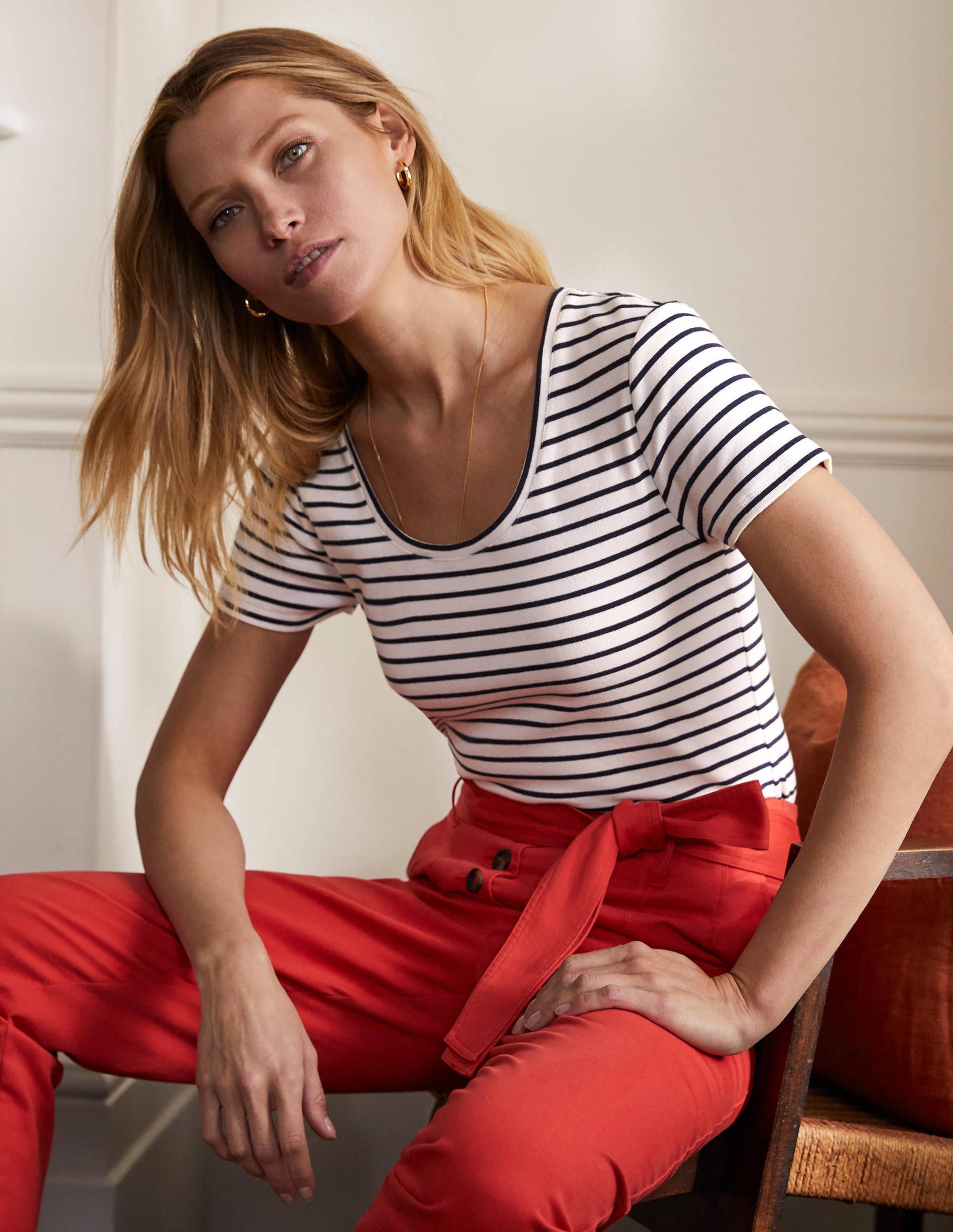 Kurzärmeliges Basic-T-Shirt-Naturweiß/Navy, Gestreift - Image 2