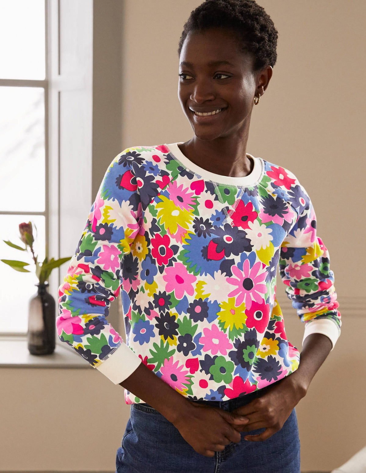Gemustertes Sweatshirt aus Baumwolle-Naturweiß, Bunte Gänseblümchen-1