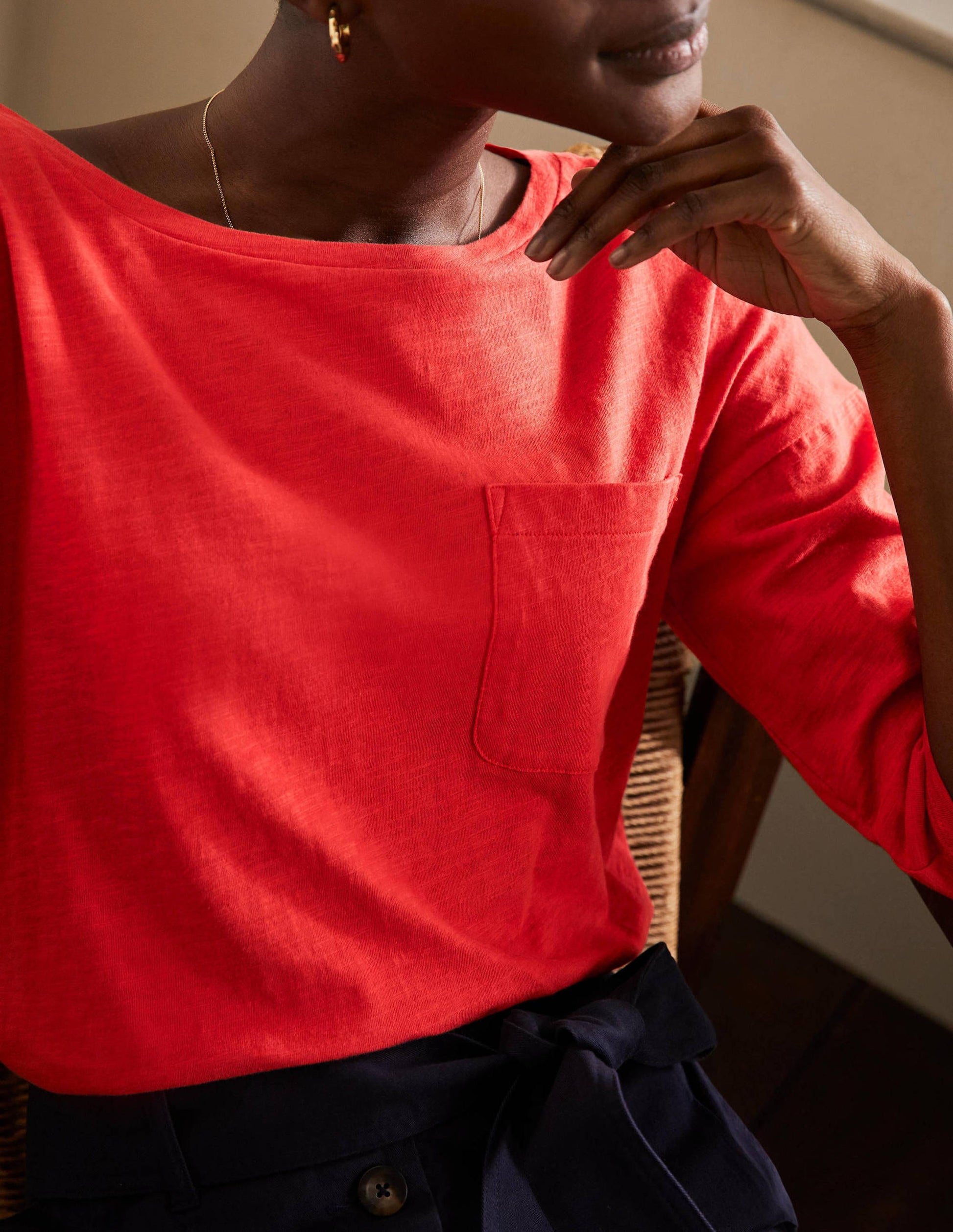 Le T-shirt à col bateau en coton-Rouge cerise-4