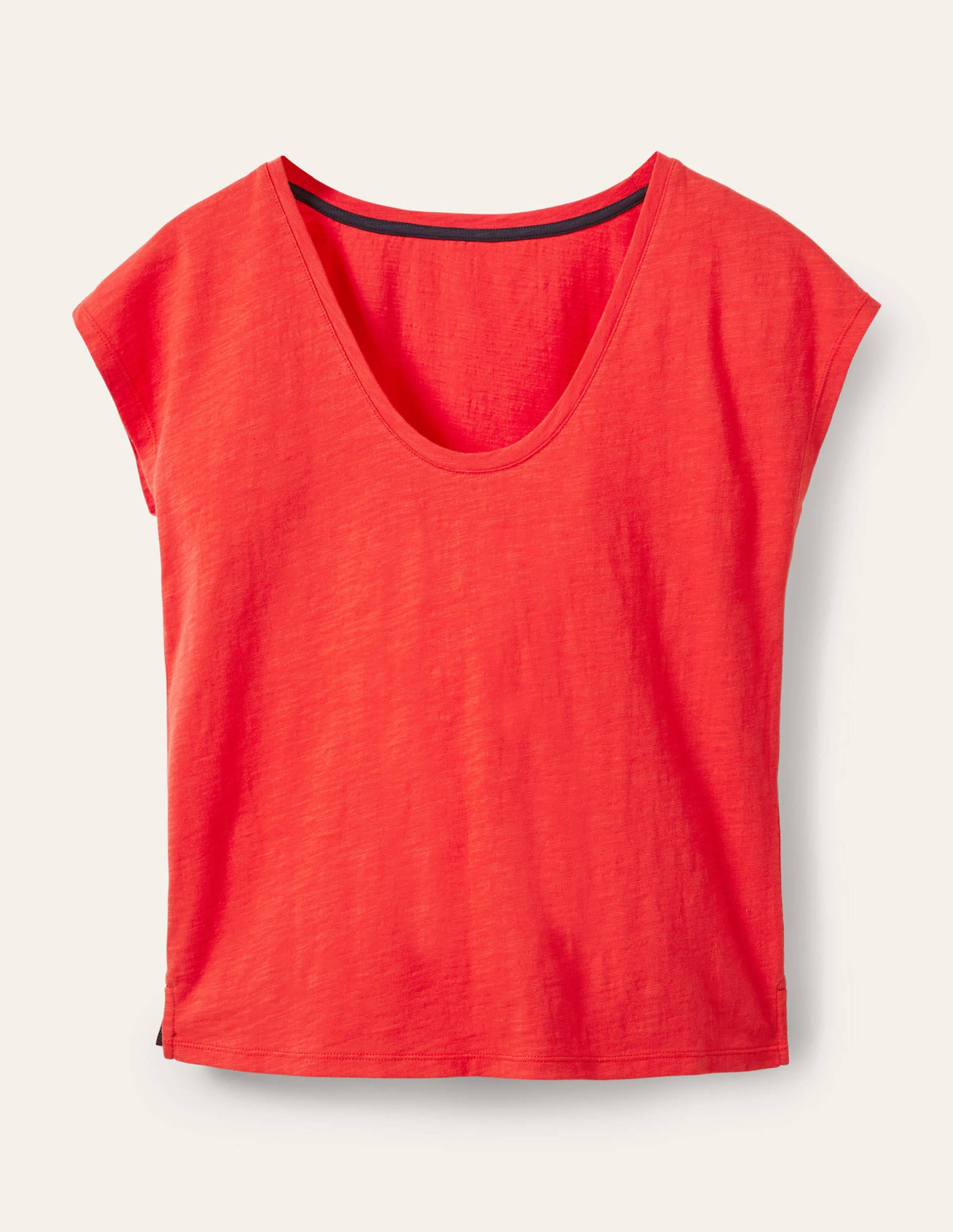 Le T-shirt à col V arrondi en coton-Rouge cerise - Image 5