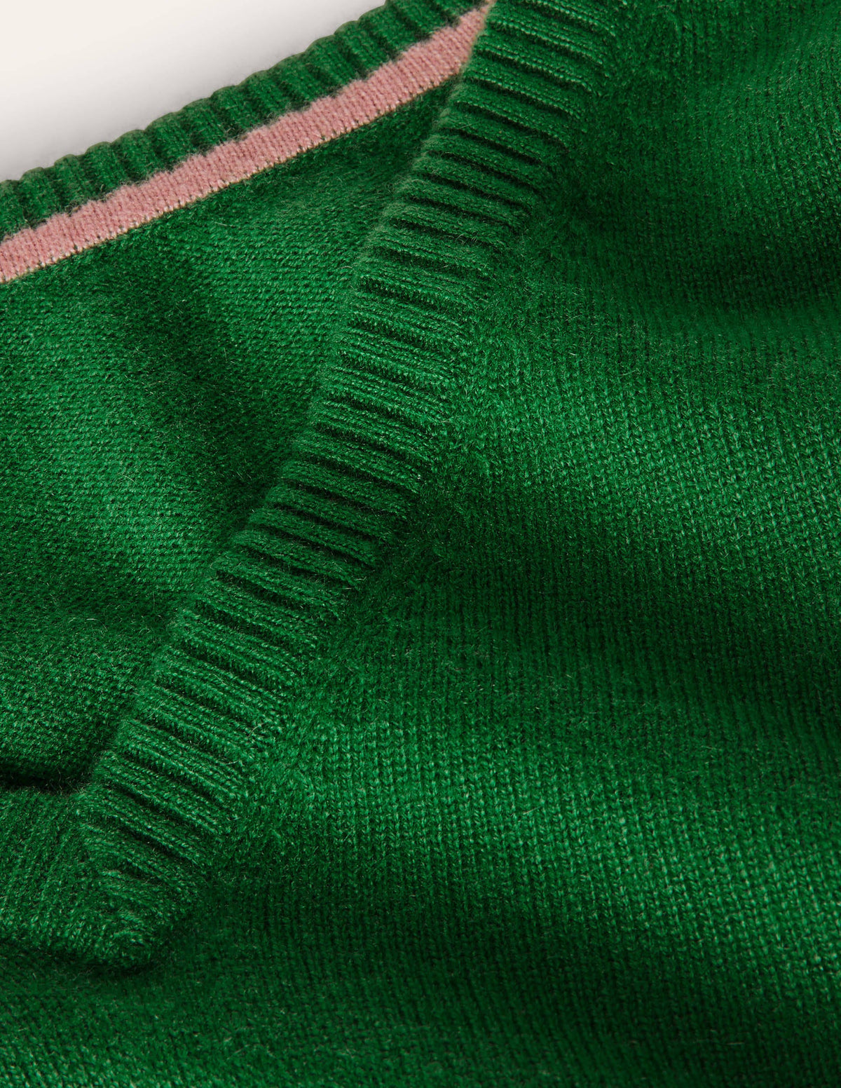 Lässiger Kaschmirpullover mit V-Ausschnitt-Tannengrün - Image 6