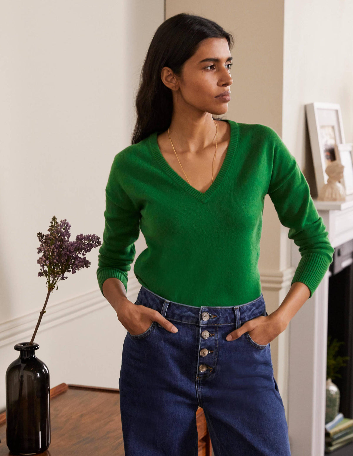 Lässiger Kaschmirpullover mit V-Ausschnitt-Tannengrün - Image 1