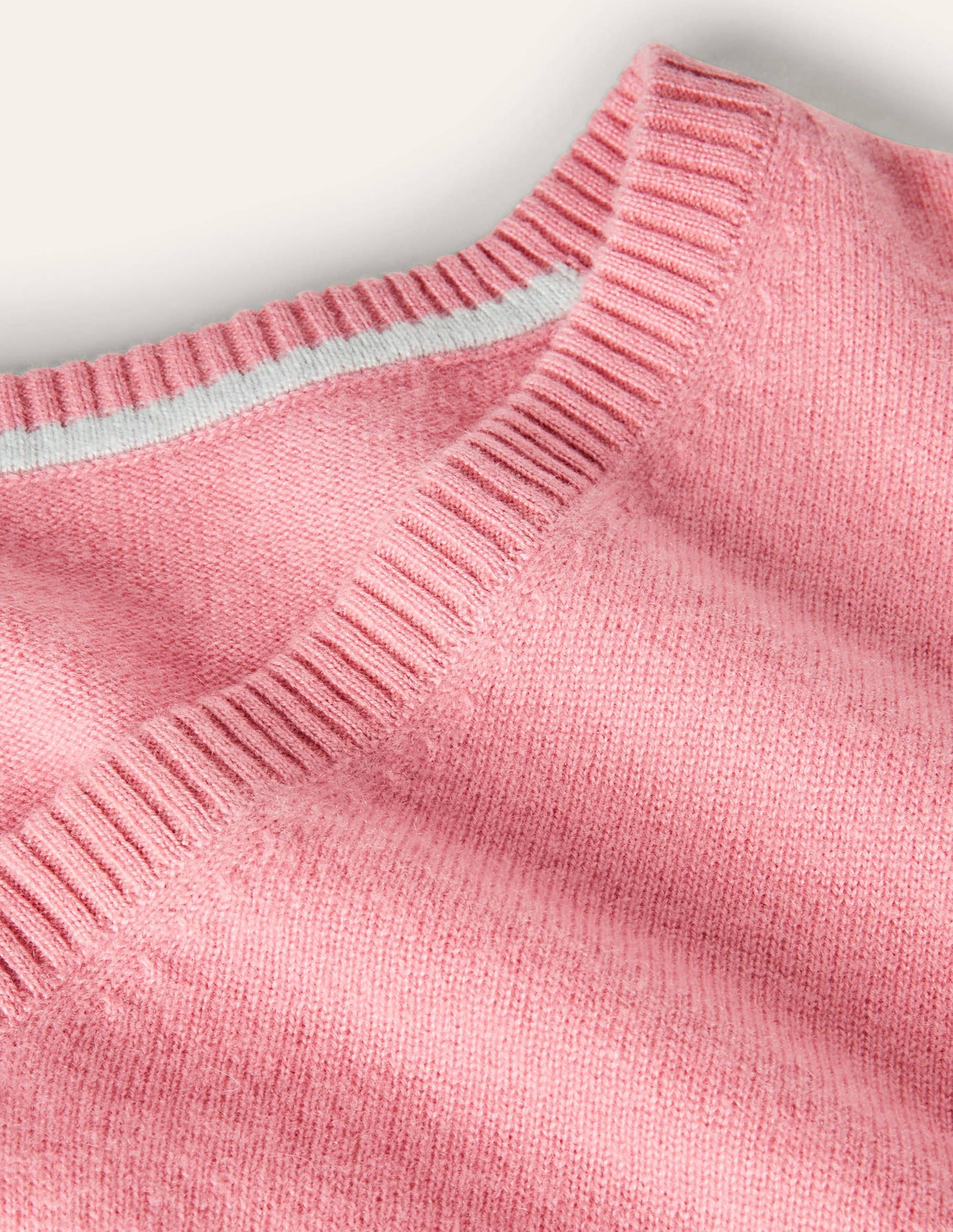 Lässiger Kaschmirpullover mit V-Ausschnitt-Kirschblütenrosa
