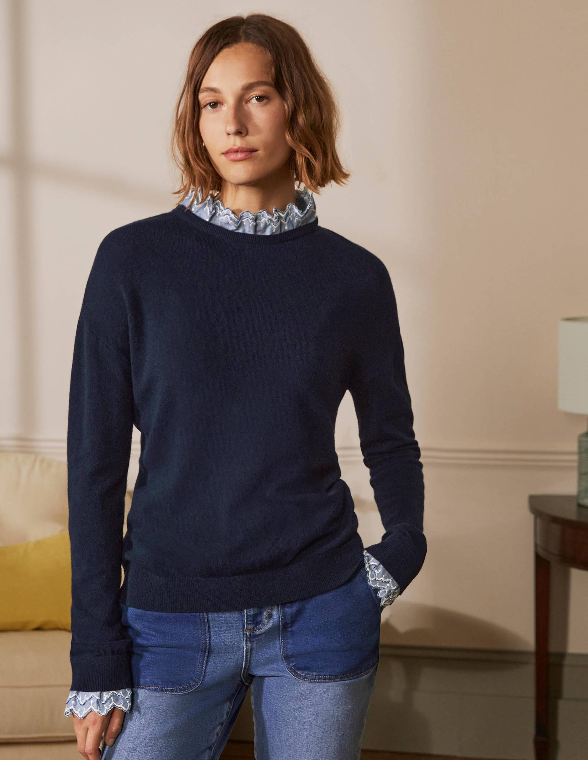 Lydia Webpullover mit Rüschen-Marineblau - Image 4