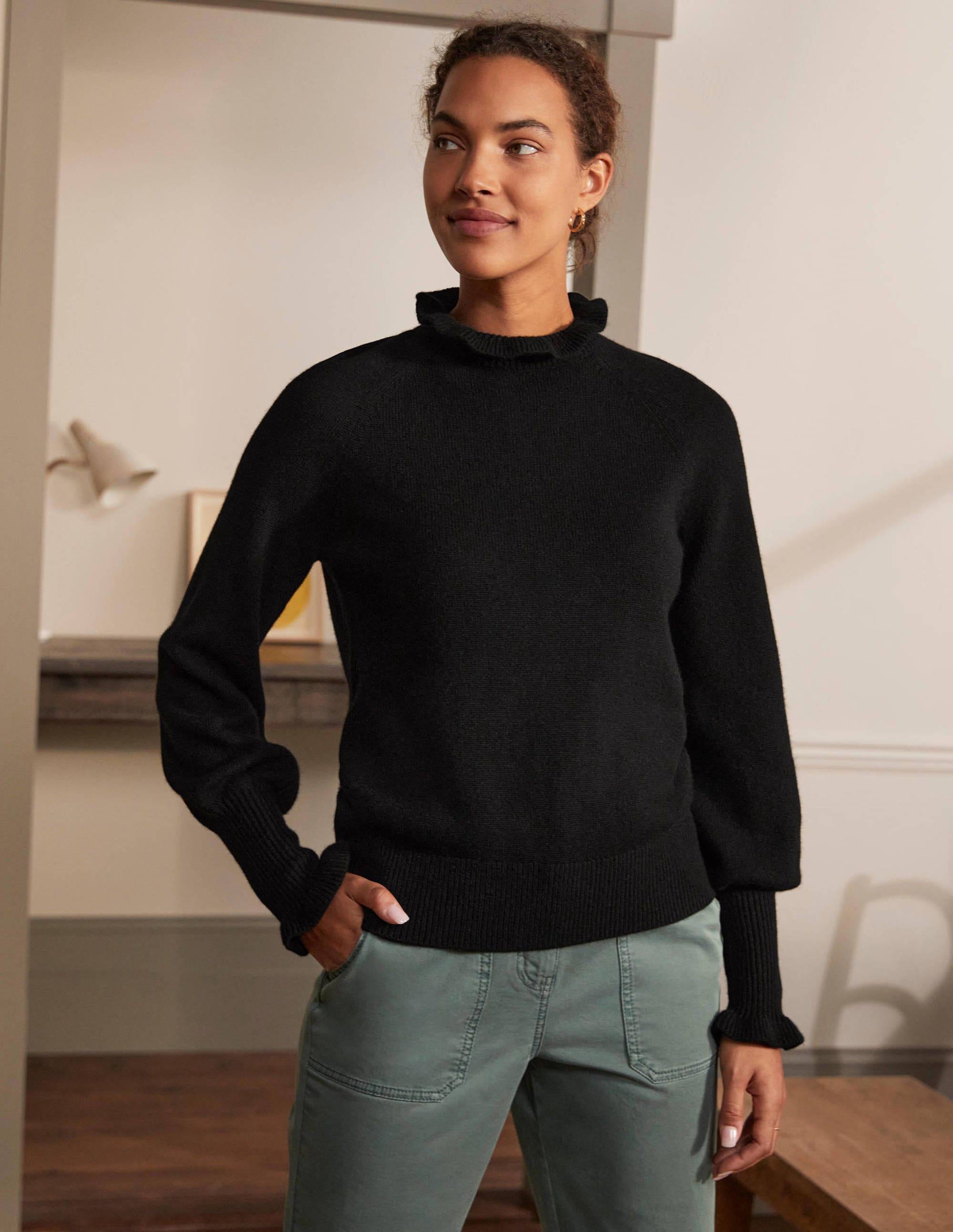 Kaschmirpullover mit Rüschenausschnitt-Schwarz - Image 4