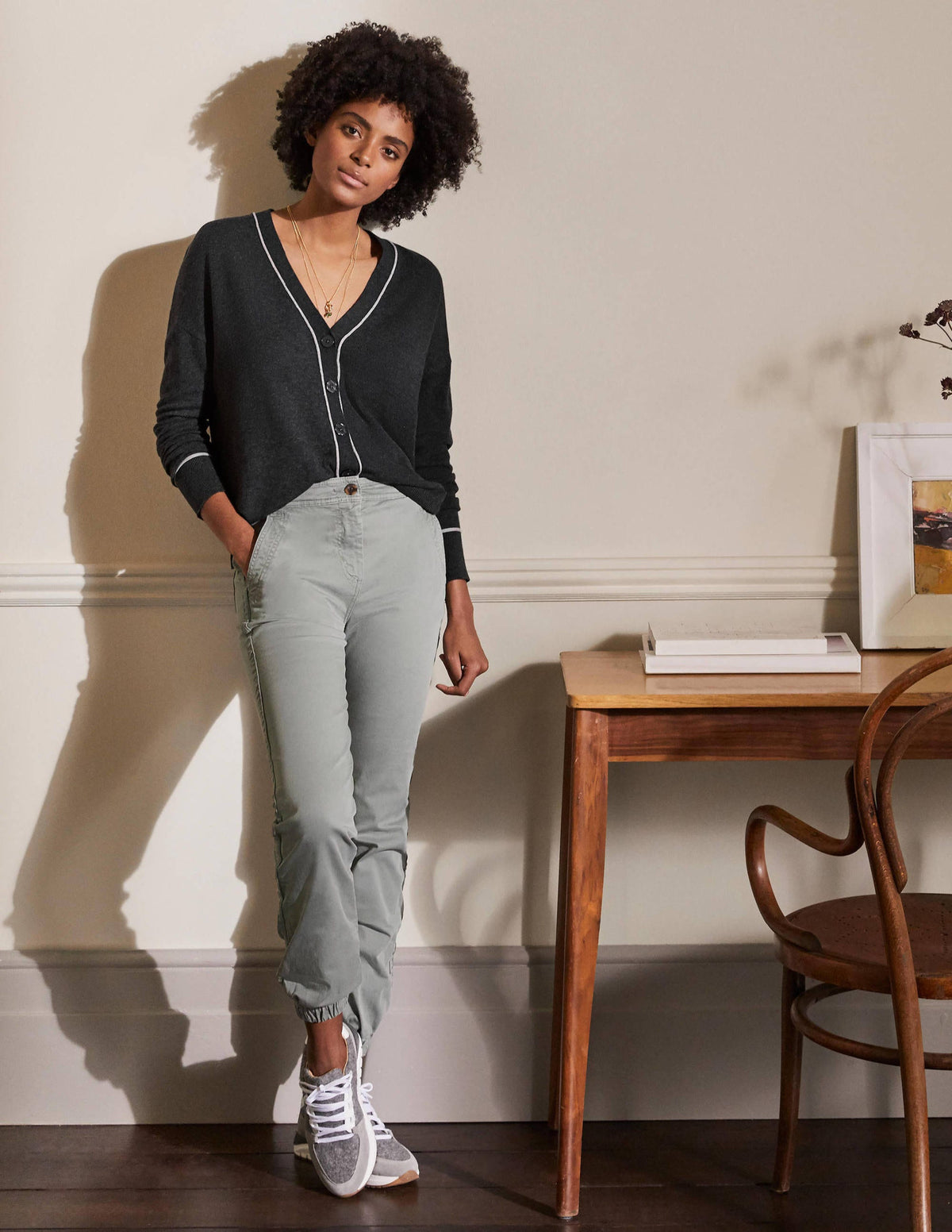Lässiger Cardigan mit V-Ausschnitt-Anthrazit Melange - Image 4