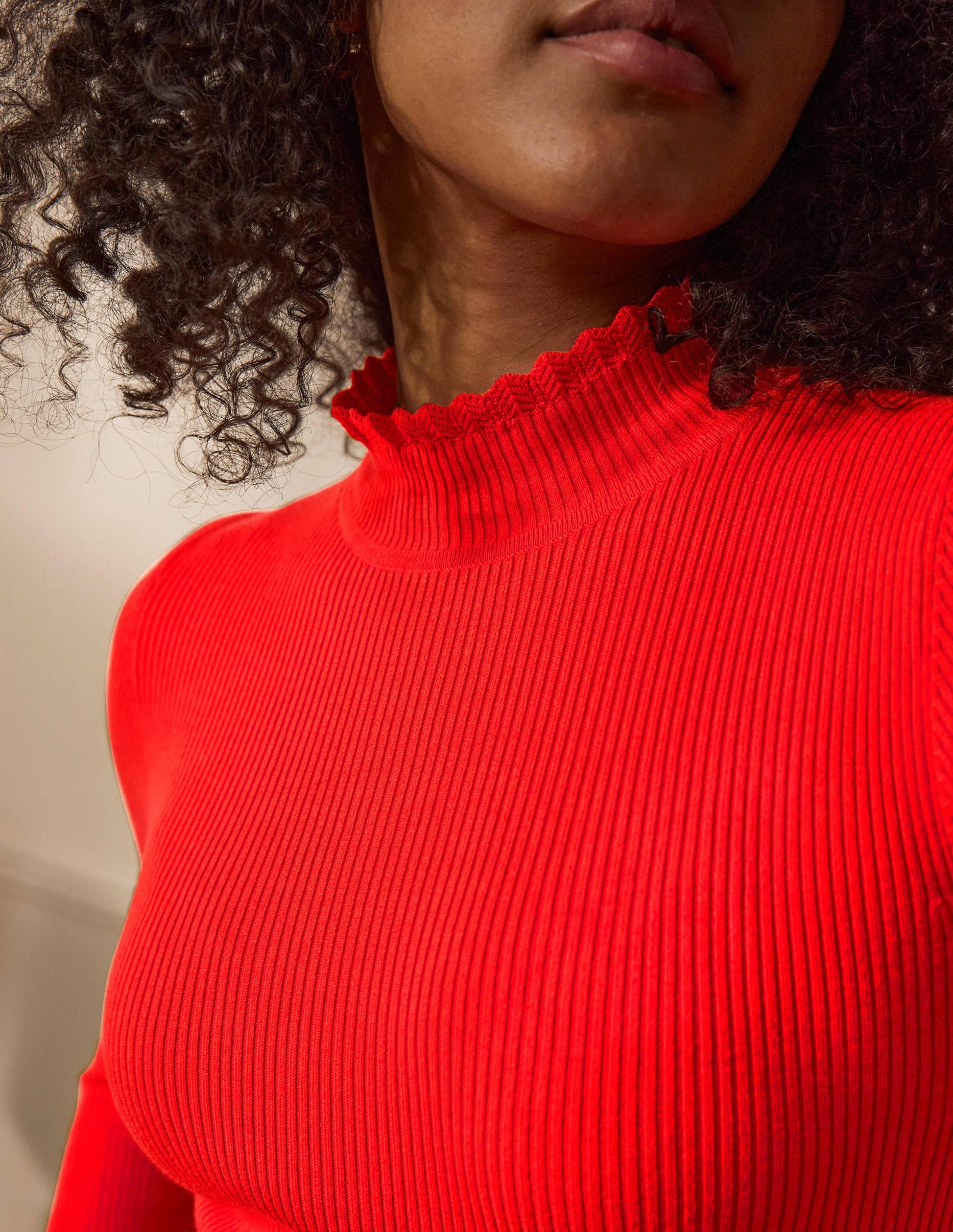 Pullover mit Muschelsaum und hohem Kragen-Kirschrot-2