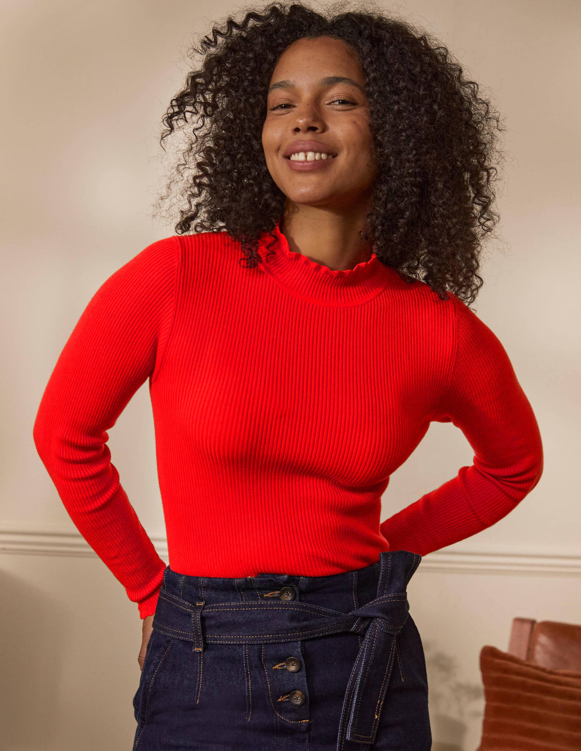 Pullover mit Muschelsaum und hohem Kragen-Kirschrot - Image 4