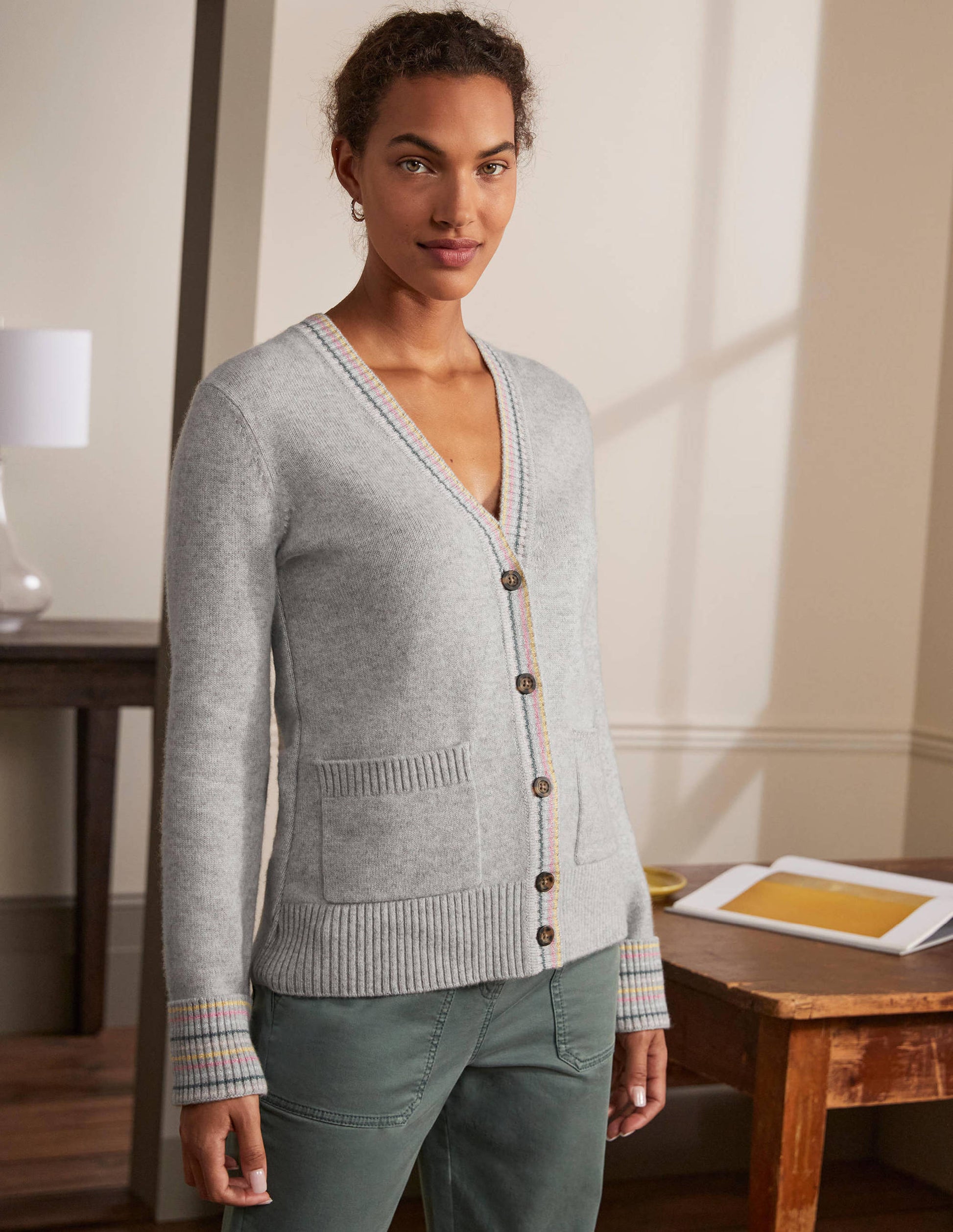 Kaschmircardigan mit Ärmelbündchen-Grau Melange-4