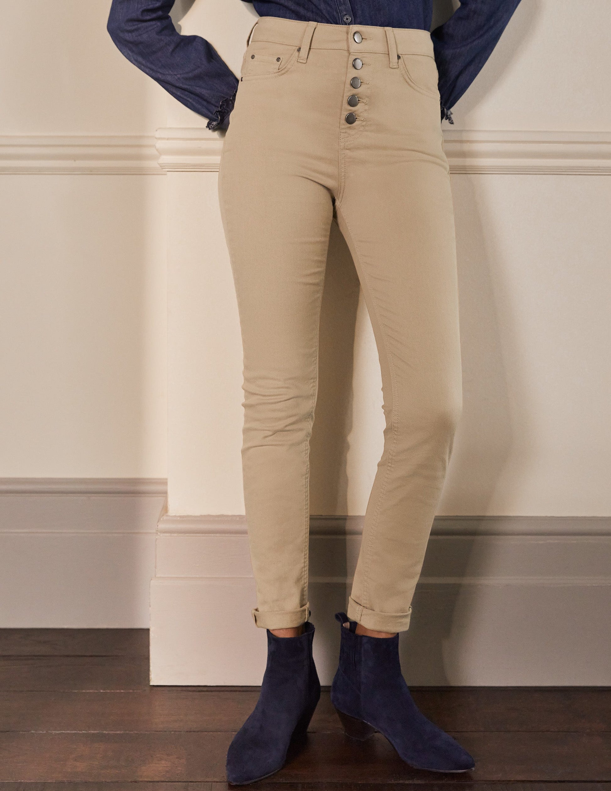 Röhrenjeans mit Knopfleiste-Cremelikör-3