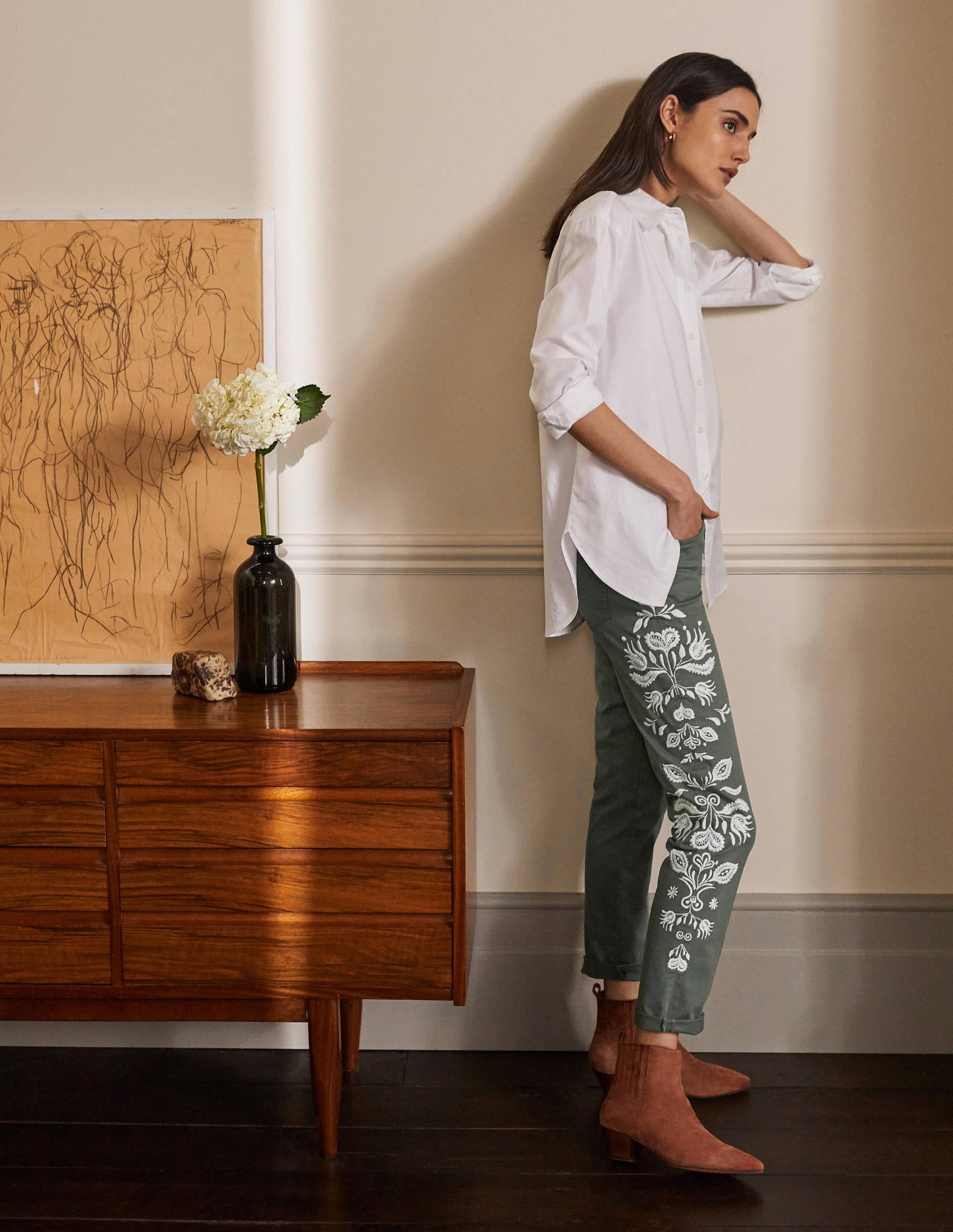 Girlfriend Jeans-Alder Embroidered - Image 1