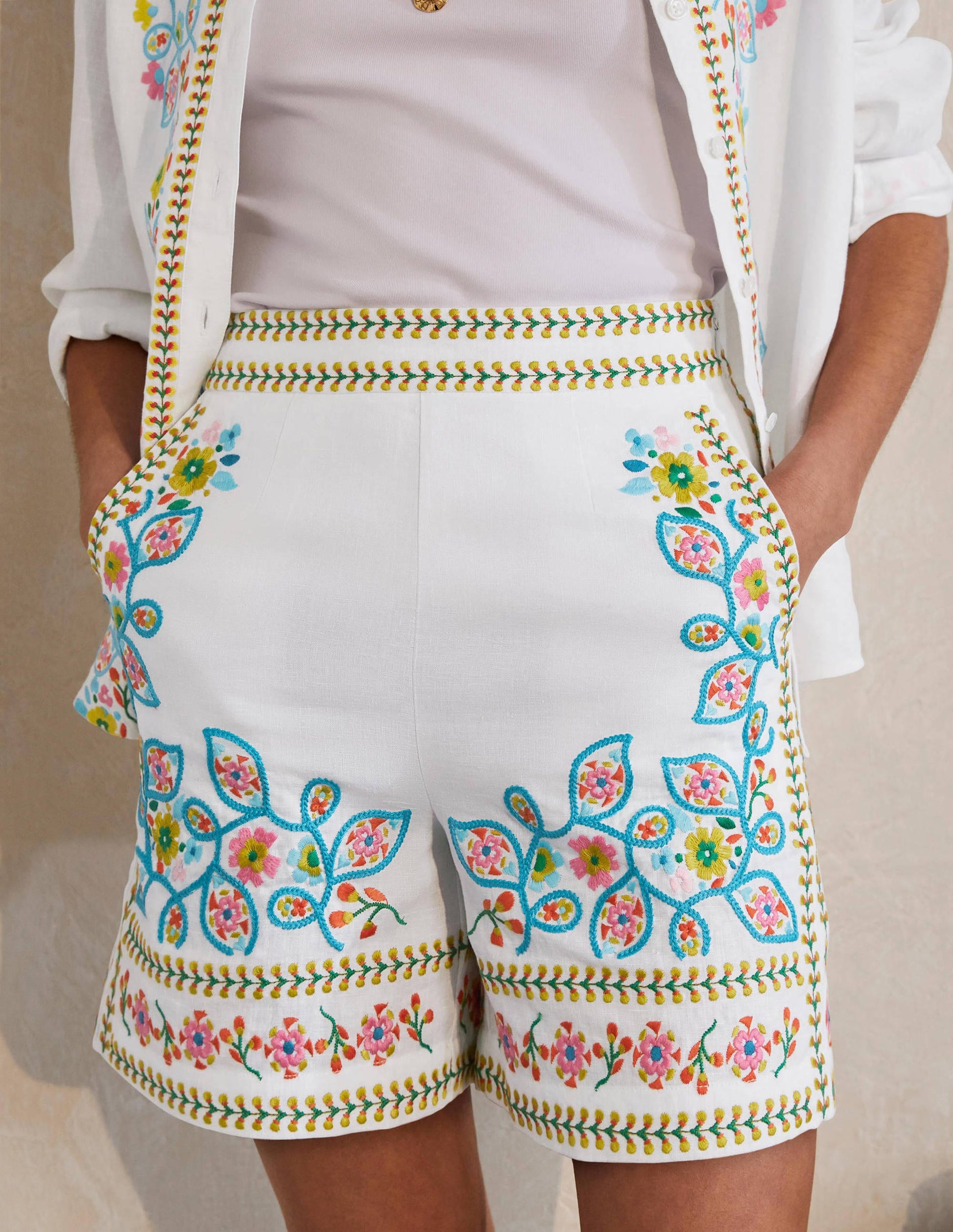 Short Georgina en lin-Blanc, broderie-4