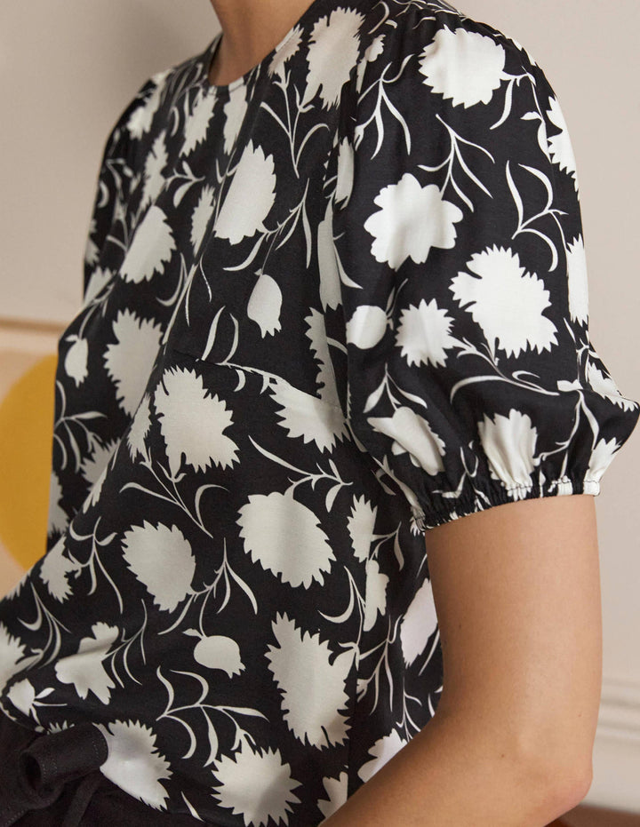 Adriana Oberteil mit Puffärmeln-Schwarz, Knospen mit Blättern