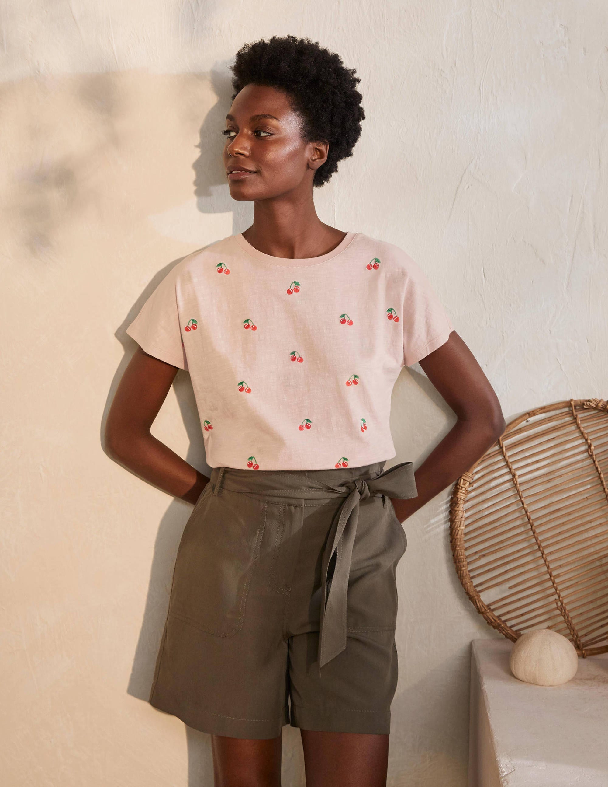 T-shirt Lena brodé en jersey-Milkshake, cerises - Image 1