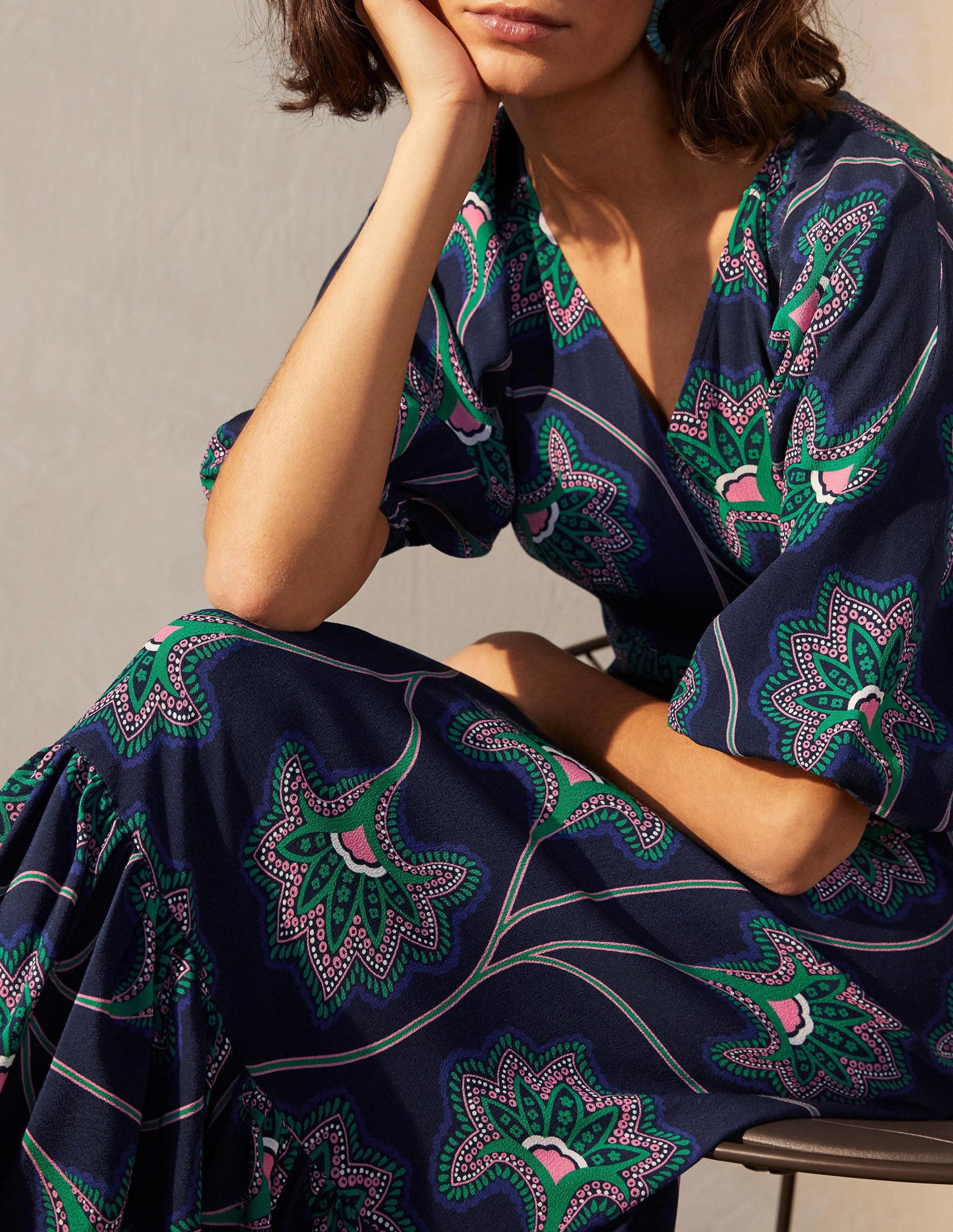 Claire Maxikleid mit Stufen-Navy, Blumenornamente-4