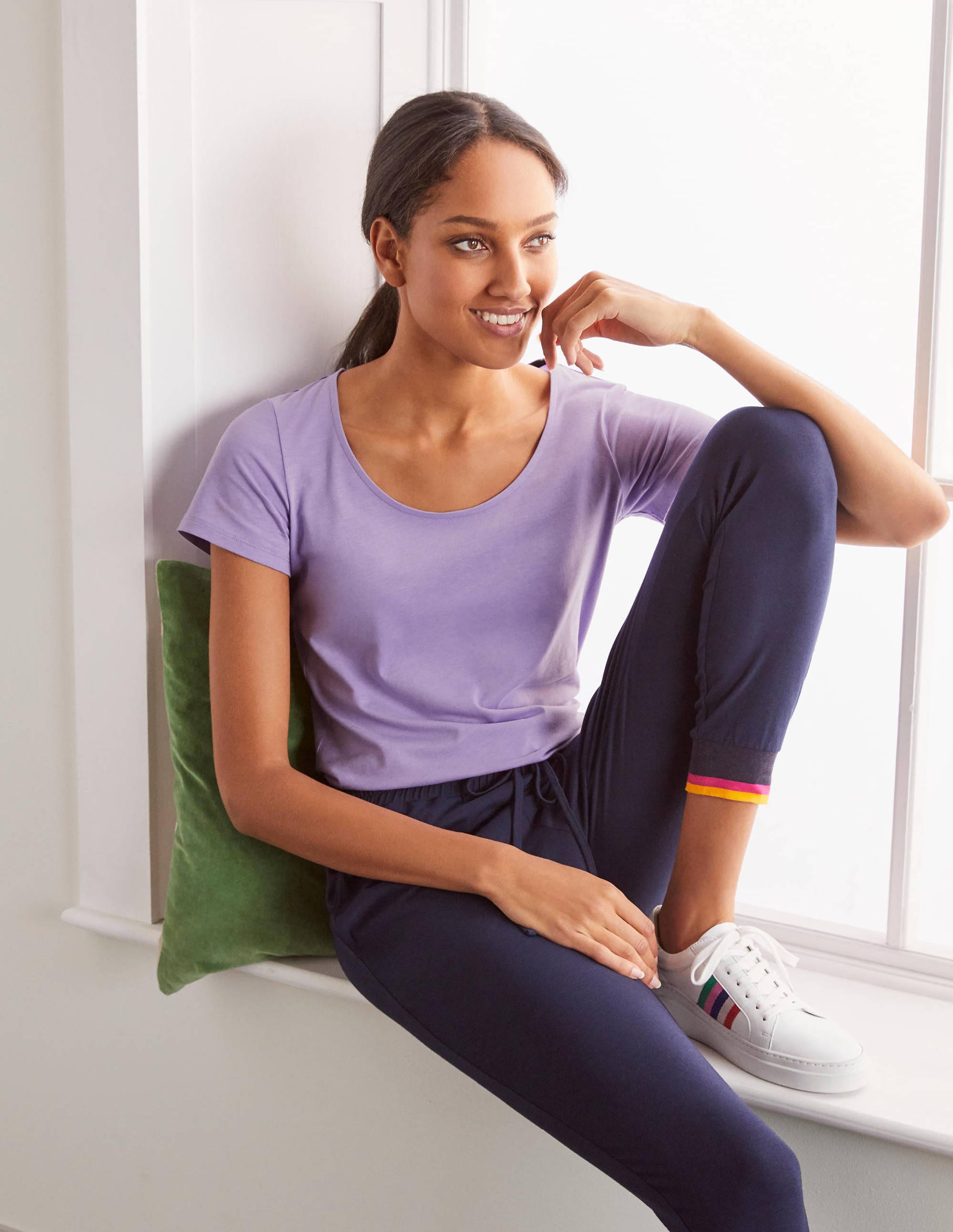 Superweiches T-shirt mit Rundhalsausschnitt-Kühles Violett - Image 2