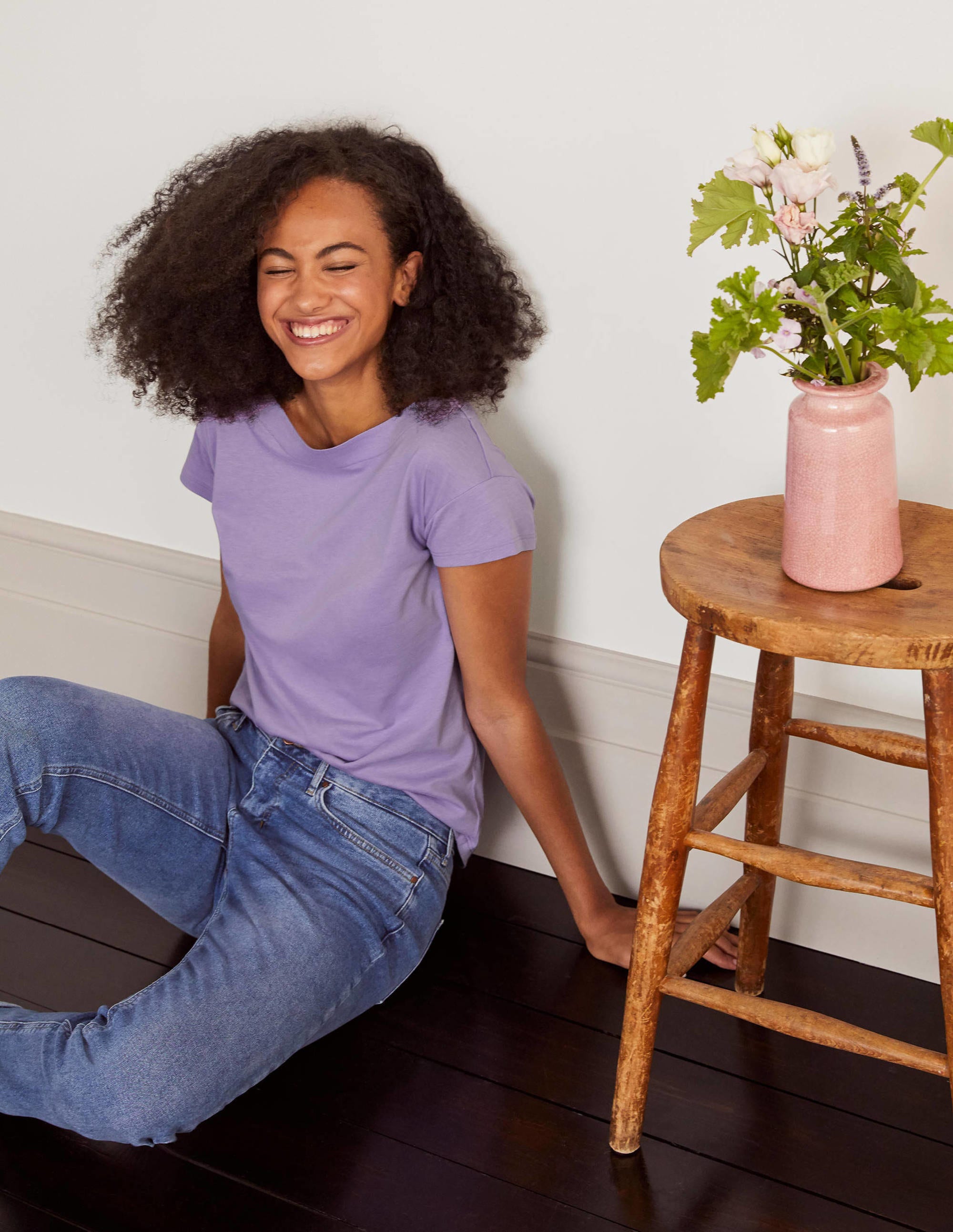 Superweiches T-Shirt mit U-Boot-Ausschnitt-Kühles Violett - Image 1