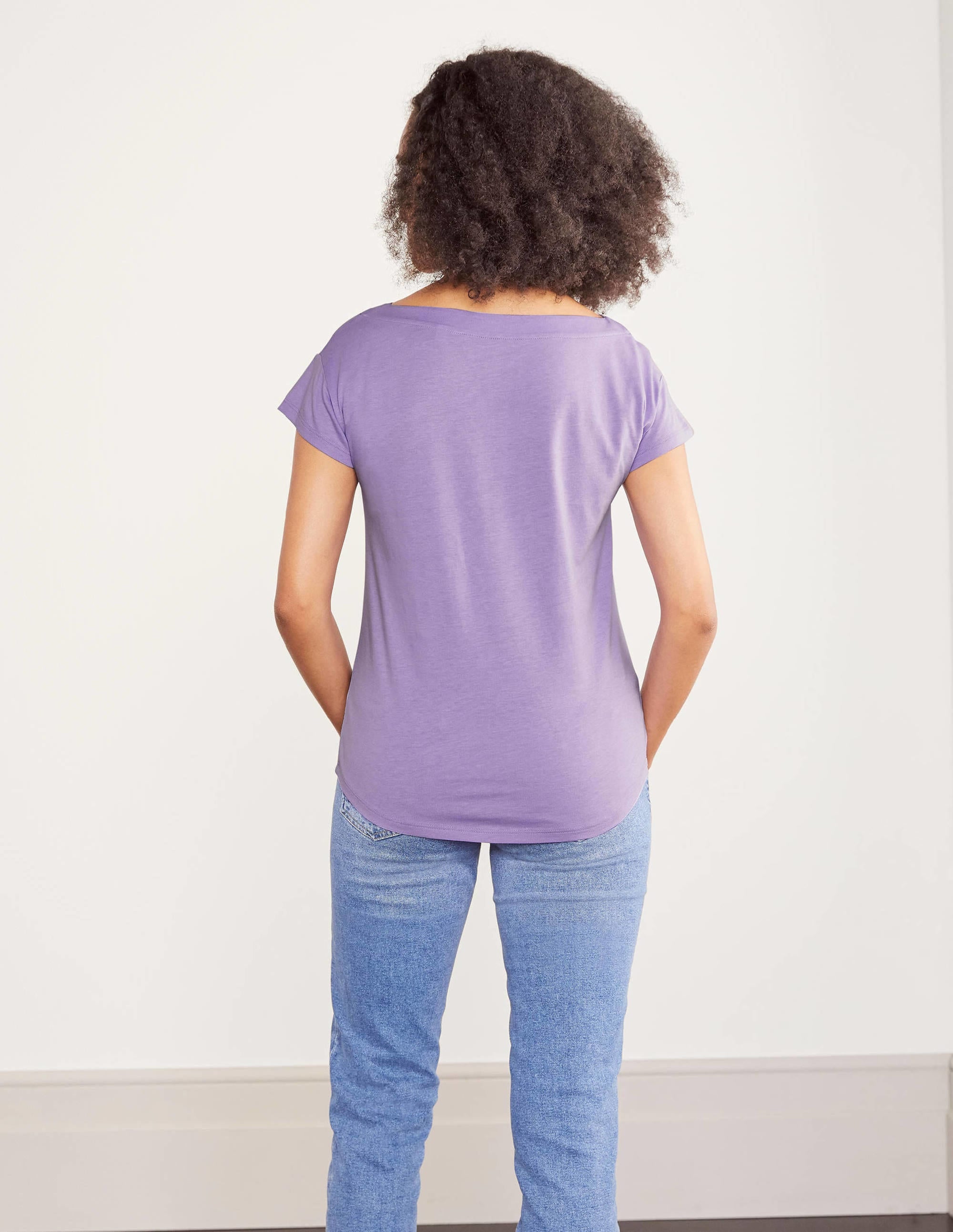 Superweiches T-Shirt mit U-Boot-Ausschnitt-Kühles Violett - Image 3