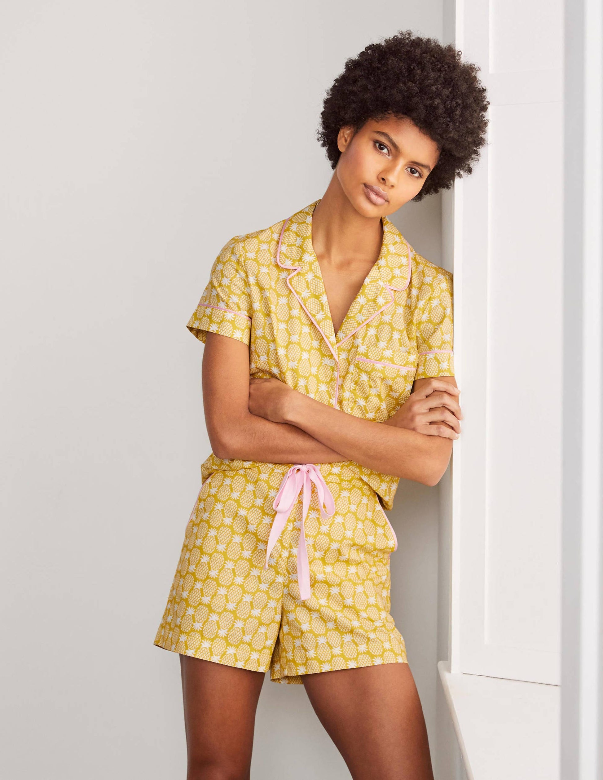 Phoebe Pyjamashorts-Schwefelgelb, Geometrisches Ananasmuster-4
