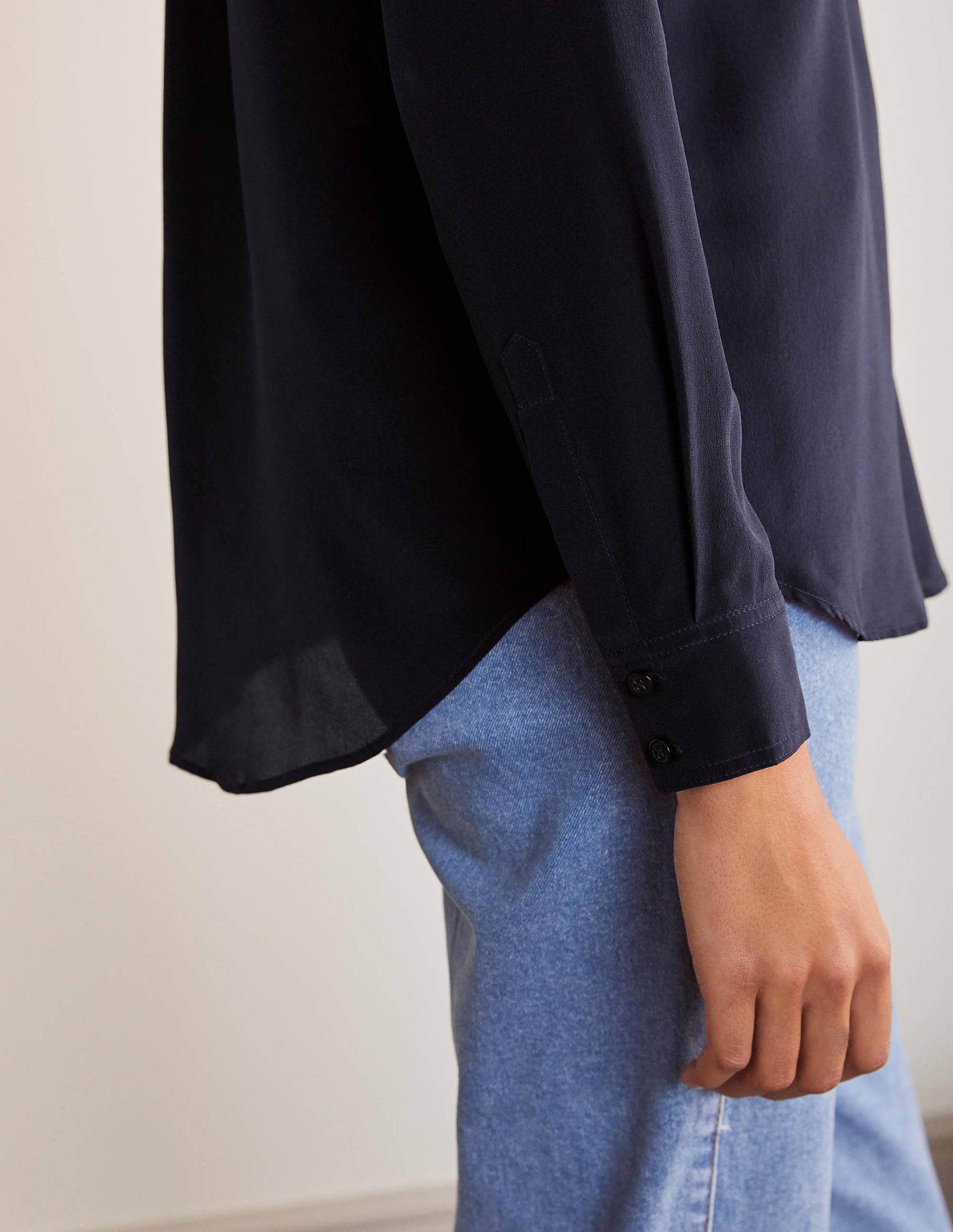 Blouse sans col en soie-Bleu marine-3