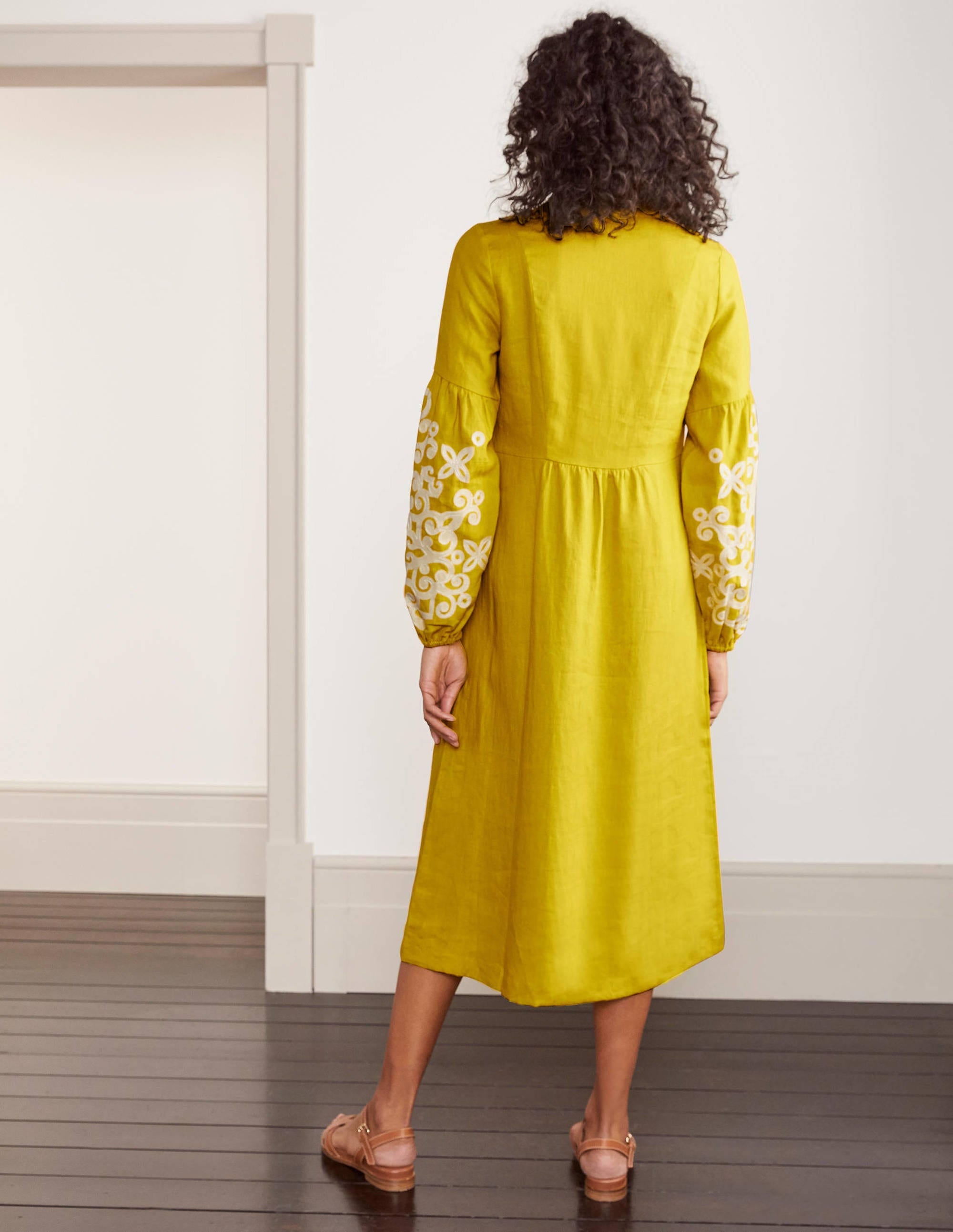 Robe Leonie en lin-Chartreuse - Image 2