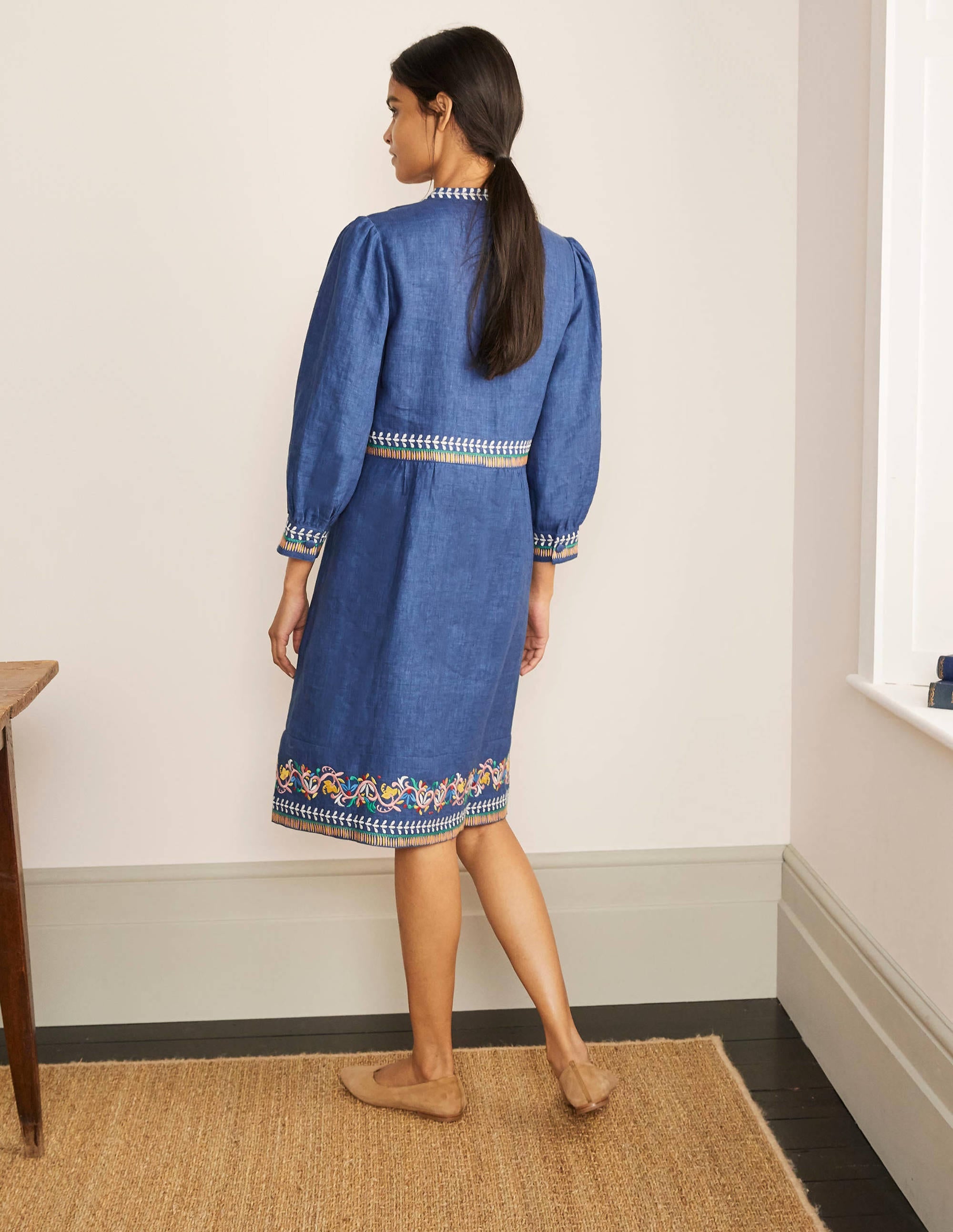 Robe Dakota brodée en lin-Délavage bleu moyen - Image 2