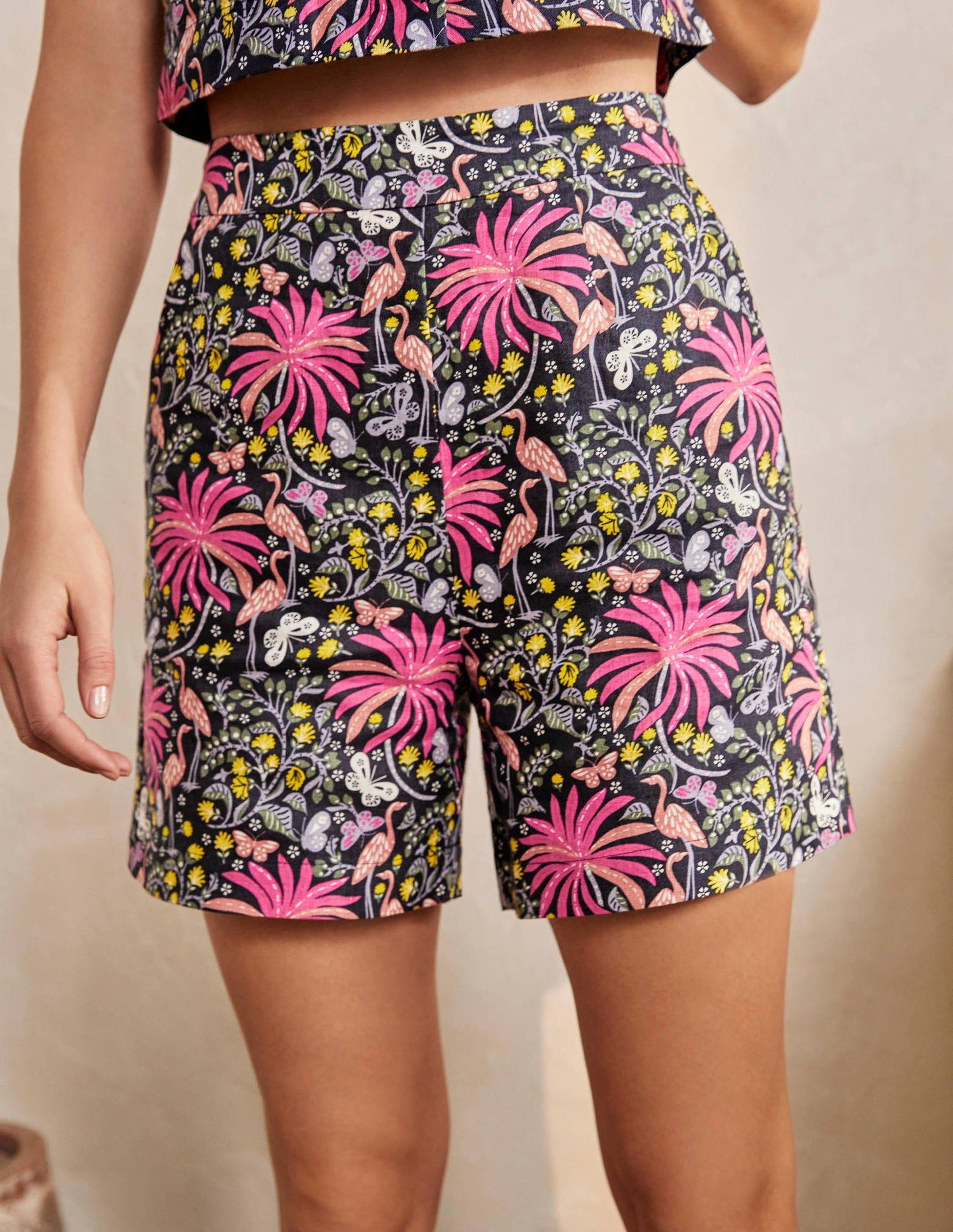 Short Georgina en lin-Bleu marine, motif Tropical Charm-4