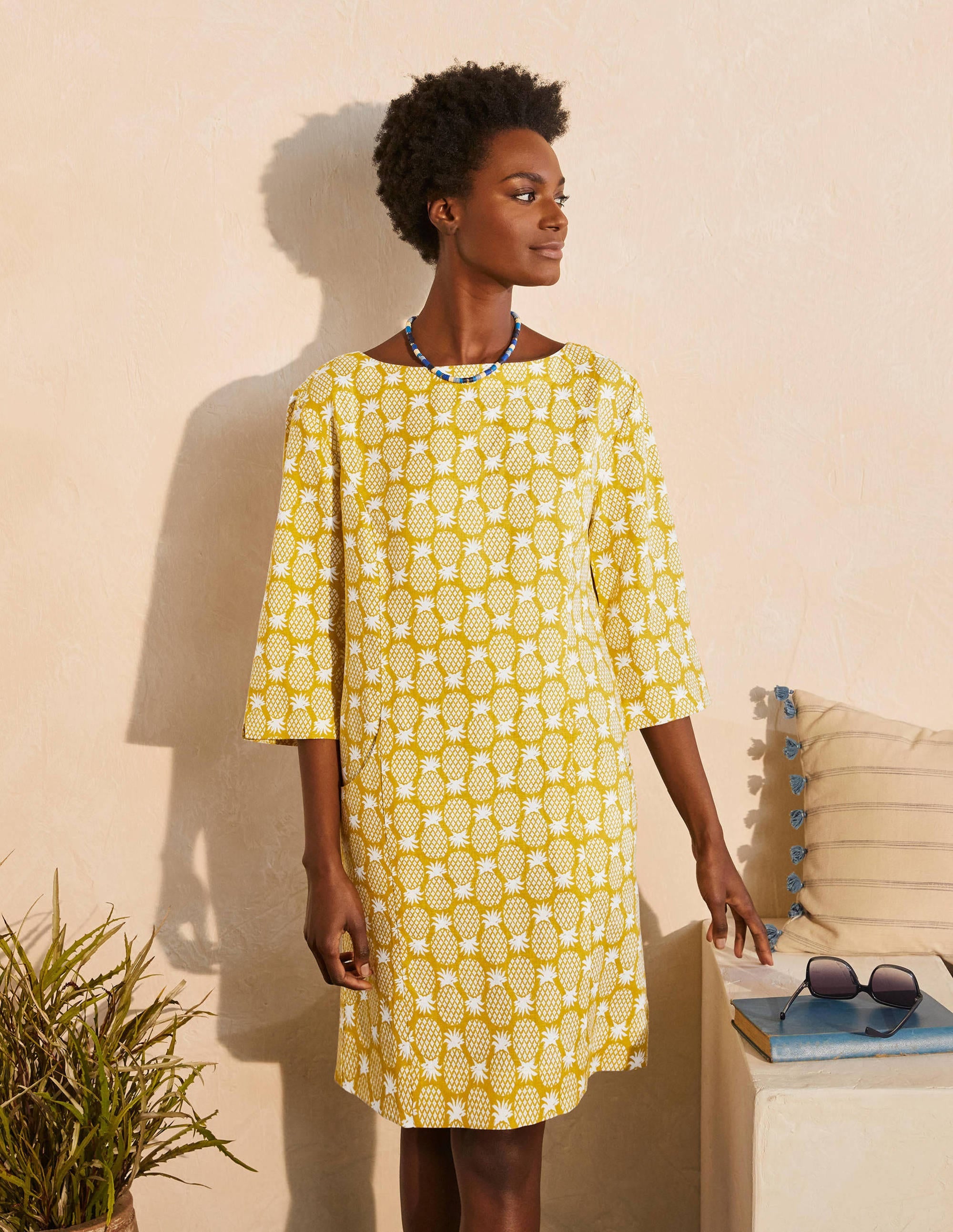 Robe Laurie en lin-Chartreuse, motif géométrique ananas - Image 1
