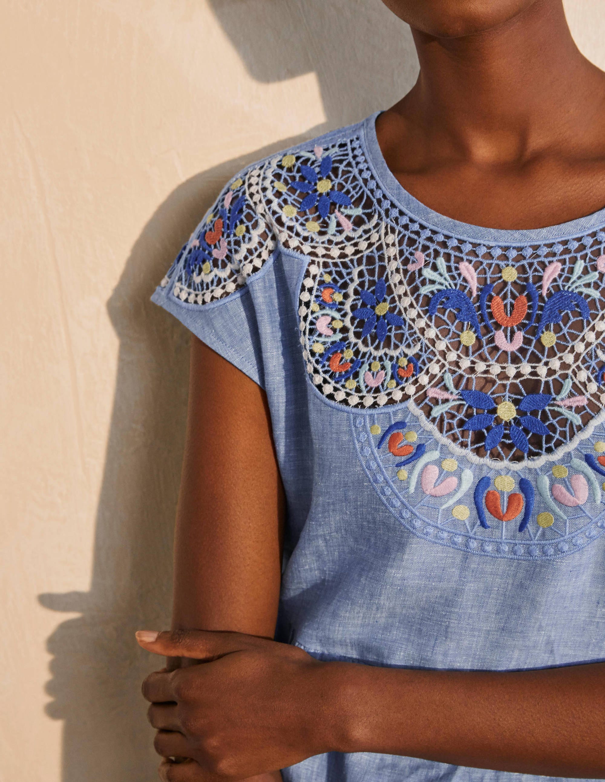 Robe Fleur brodée en lin-Chambray bleu gris - Image 3