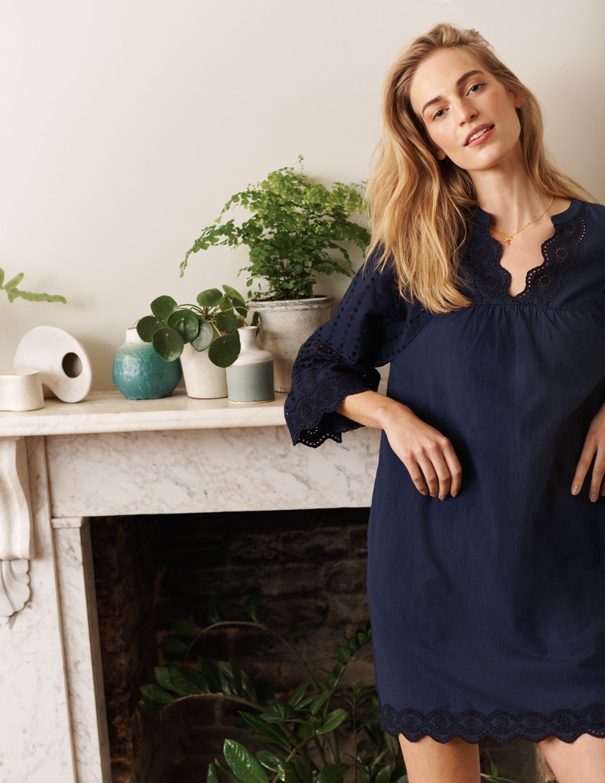Robe Erin en coton et broderie anglaise-Bleu marine - Image 4