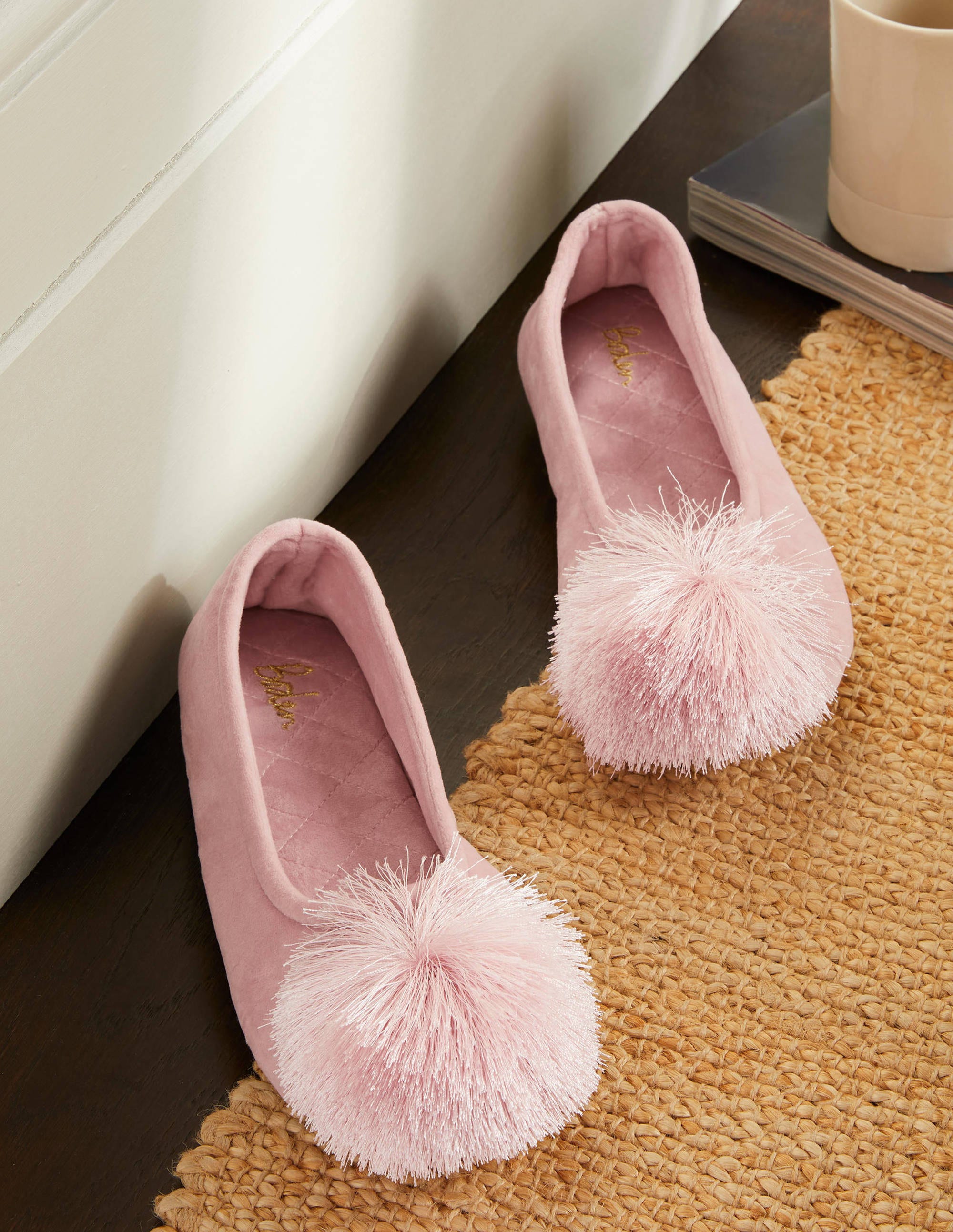 Chaussons à pompon-Milkshake - Image 1