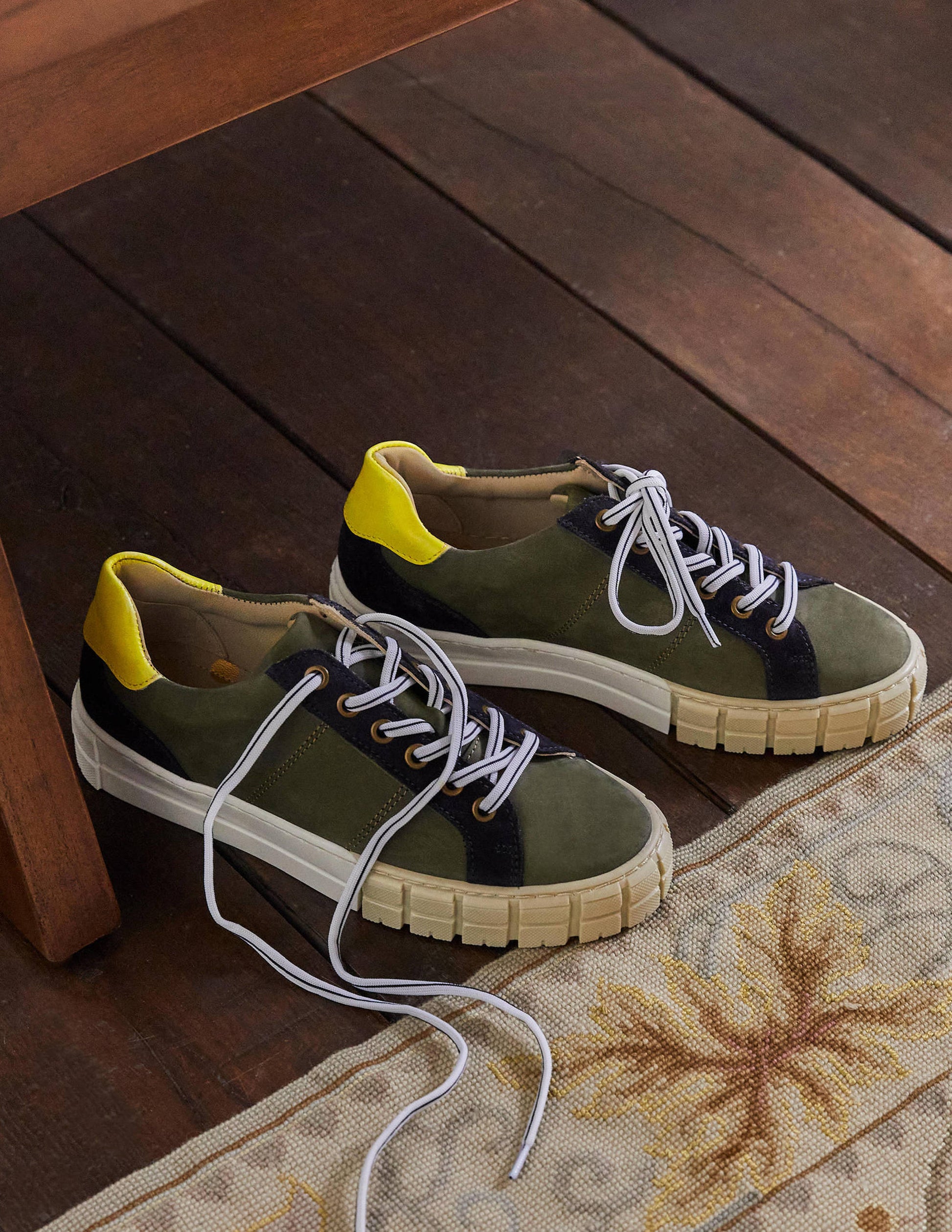 Pippa Sneaker mit mehrschichtiger Sohle-Erlengrün/Navy-1